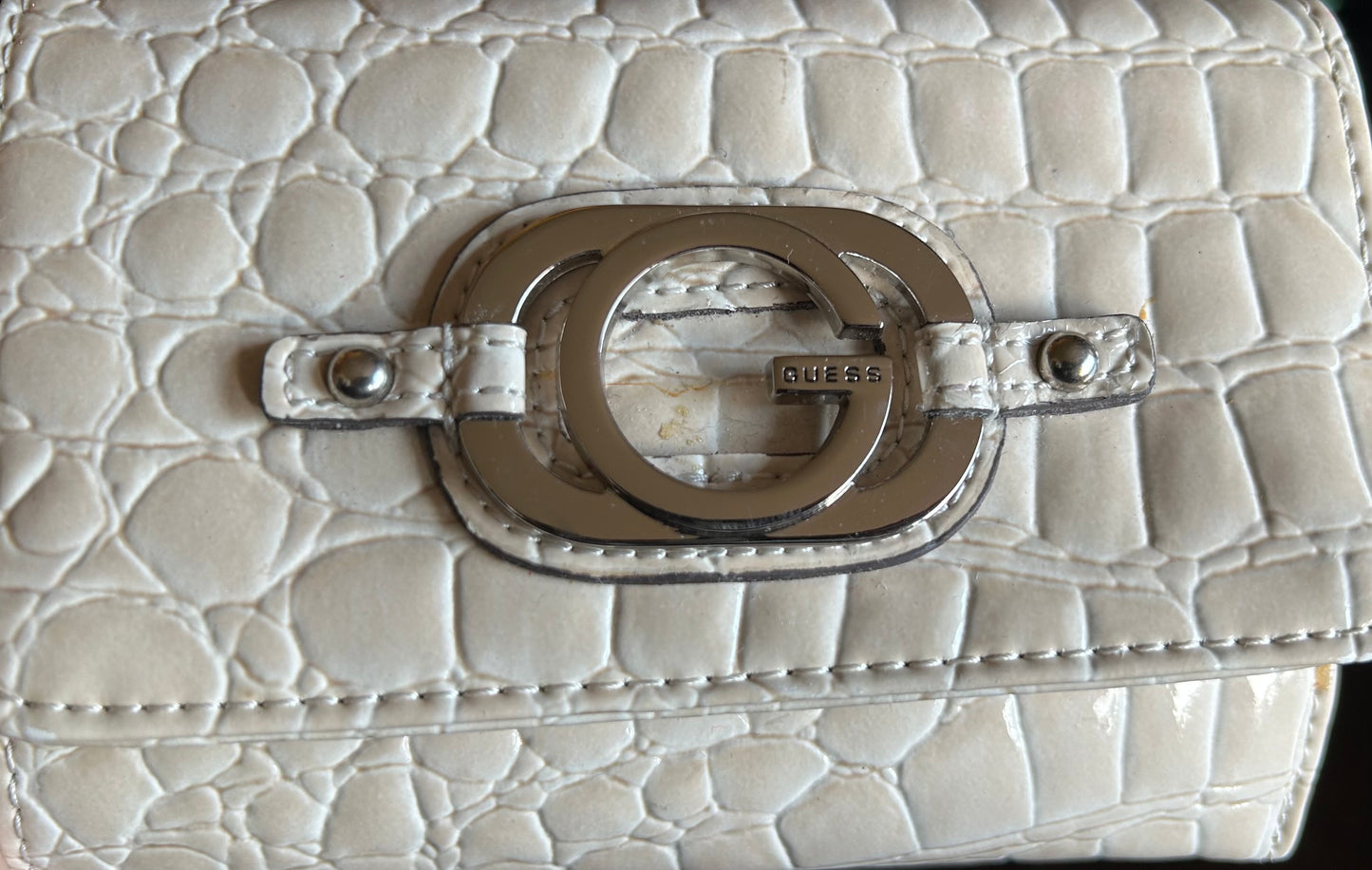 Guess ivory wallet