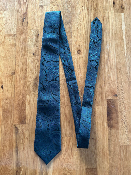 Green paisley tie