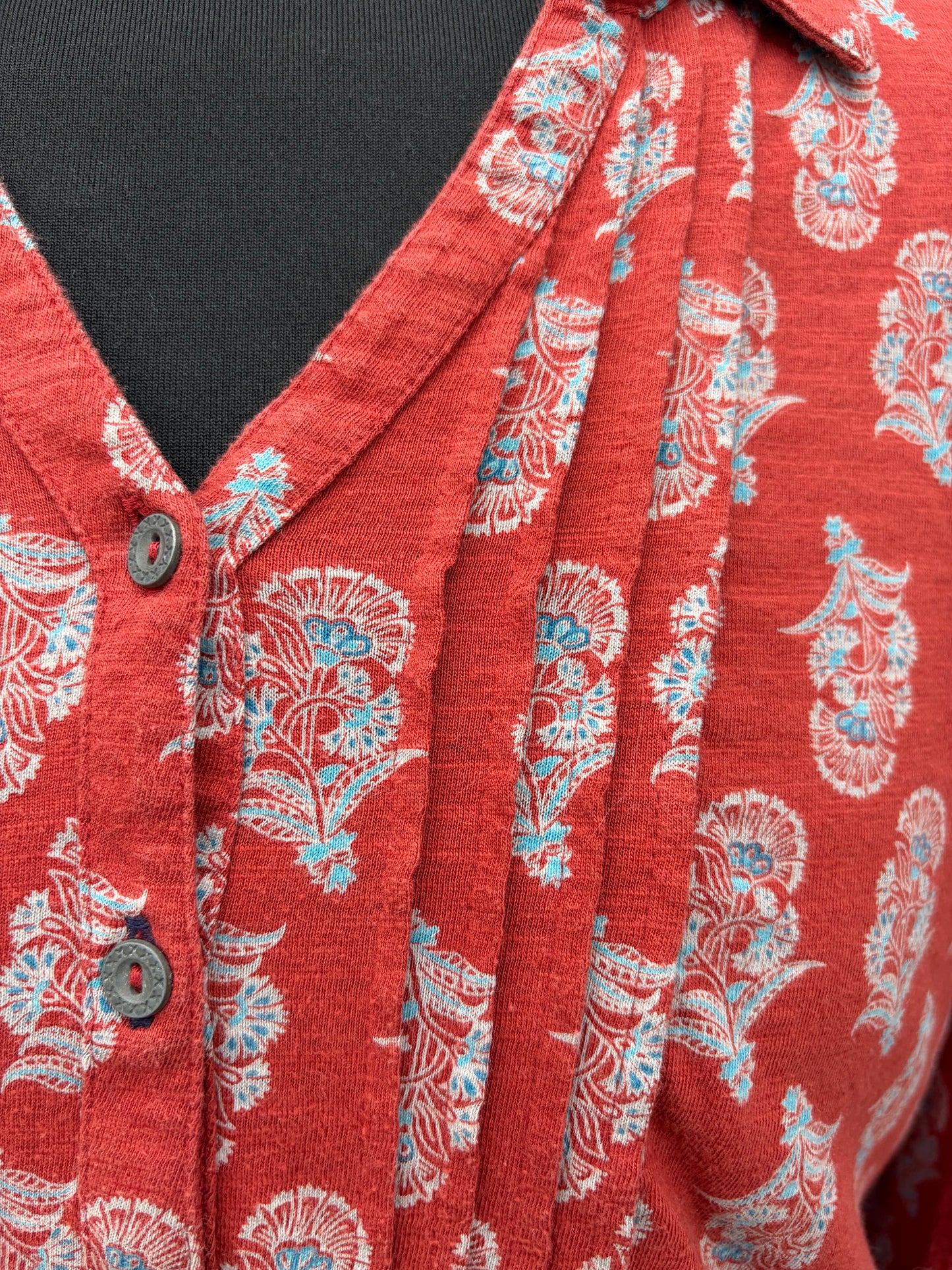 Red floral pintuck pleats top uk 12