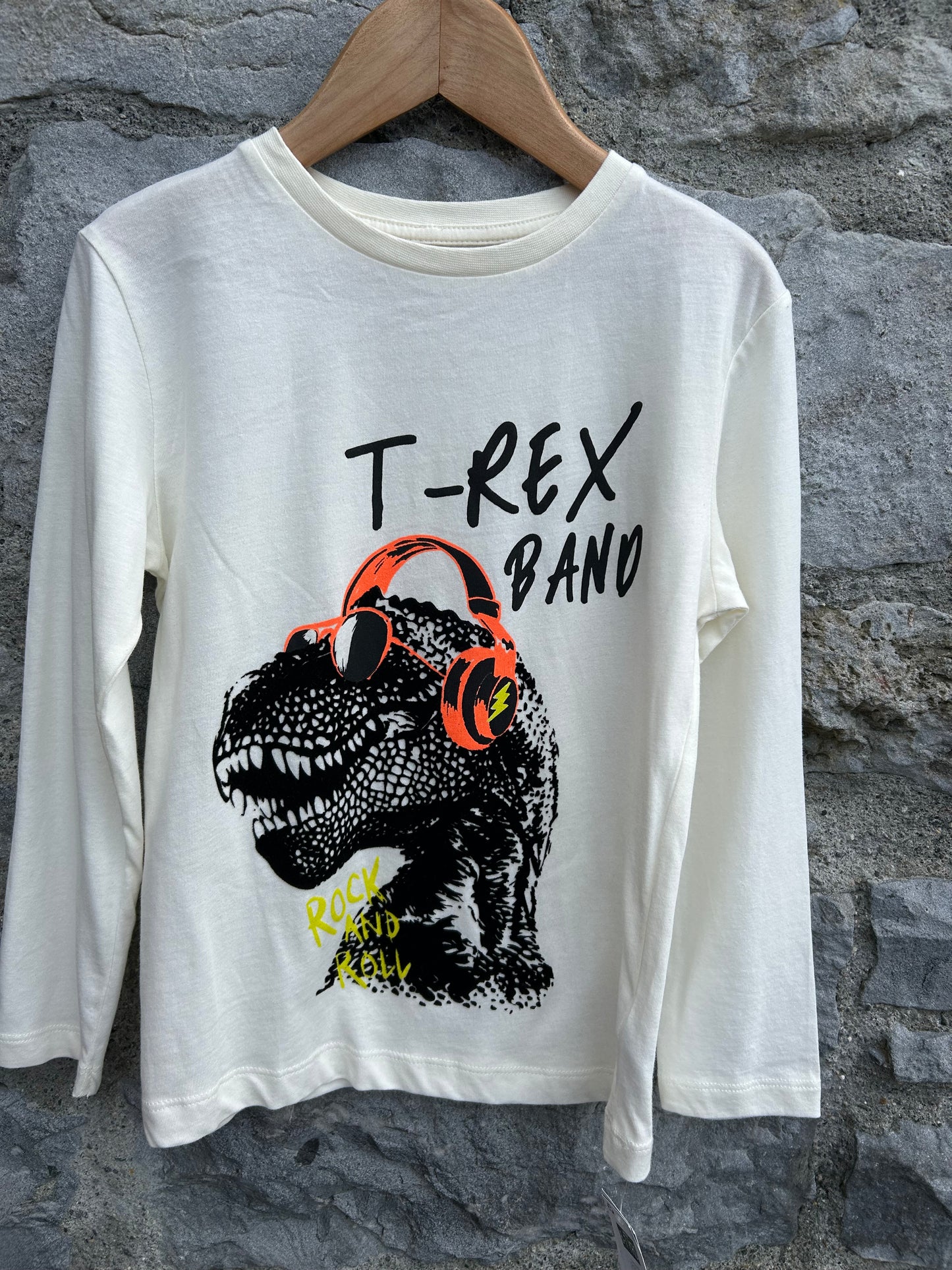 T-rex cream top  6-7y (116-122cm)