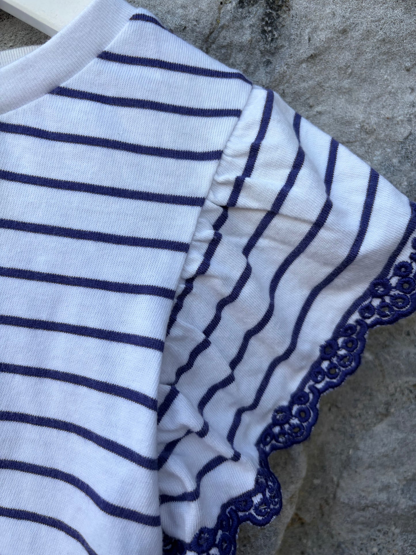 Navy stripy top  4y (104cm)