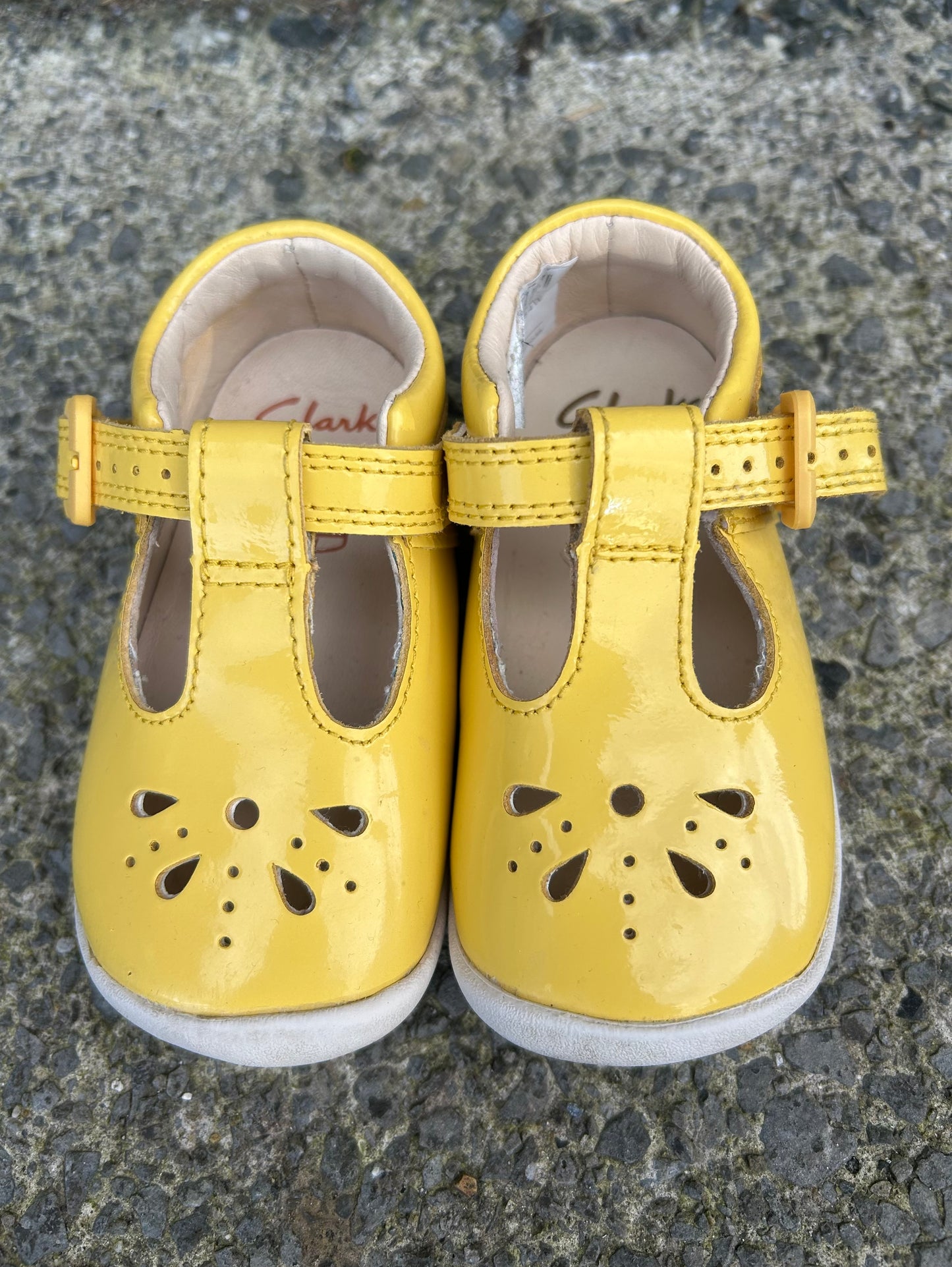 Yellow patent T-bar shoes  uk 3.5G (eu 19)