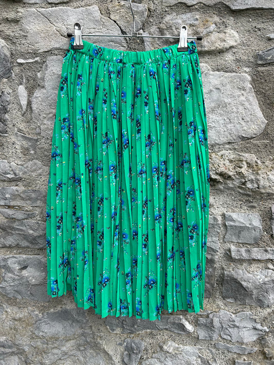 Green floral pleated skirt  9y (134cm)