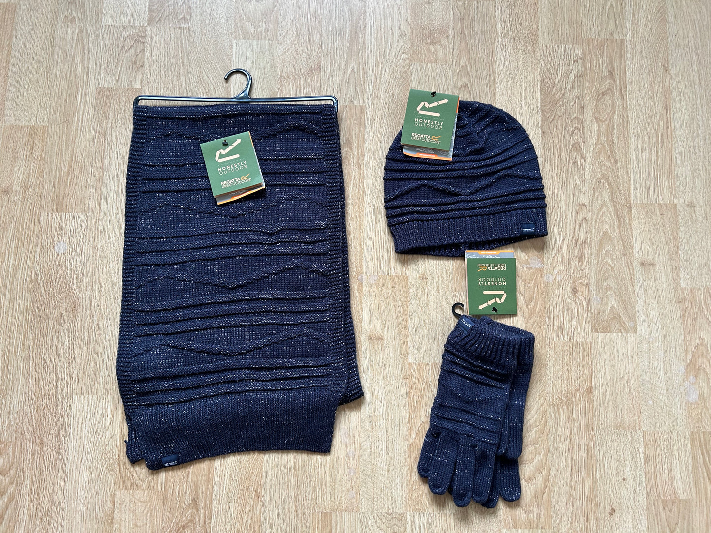 Scarf, hat & gloves set   S/M