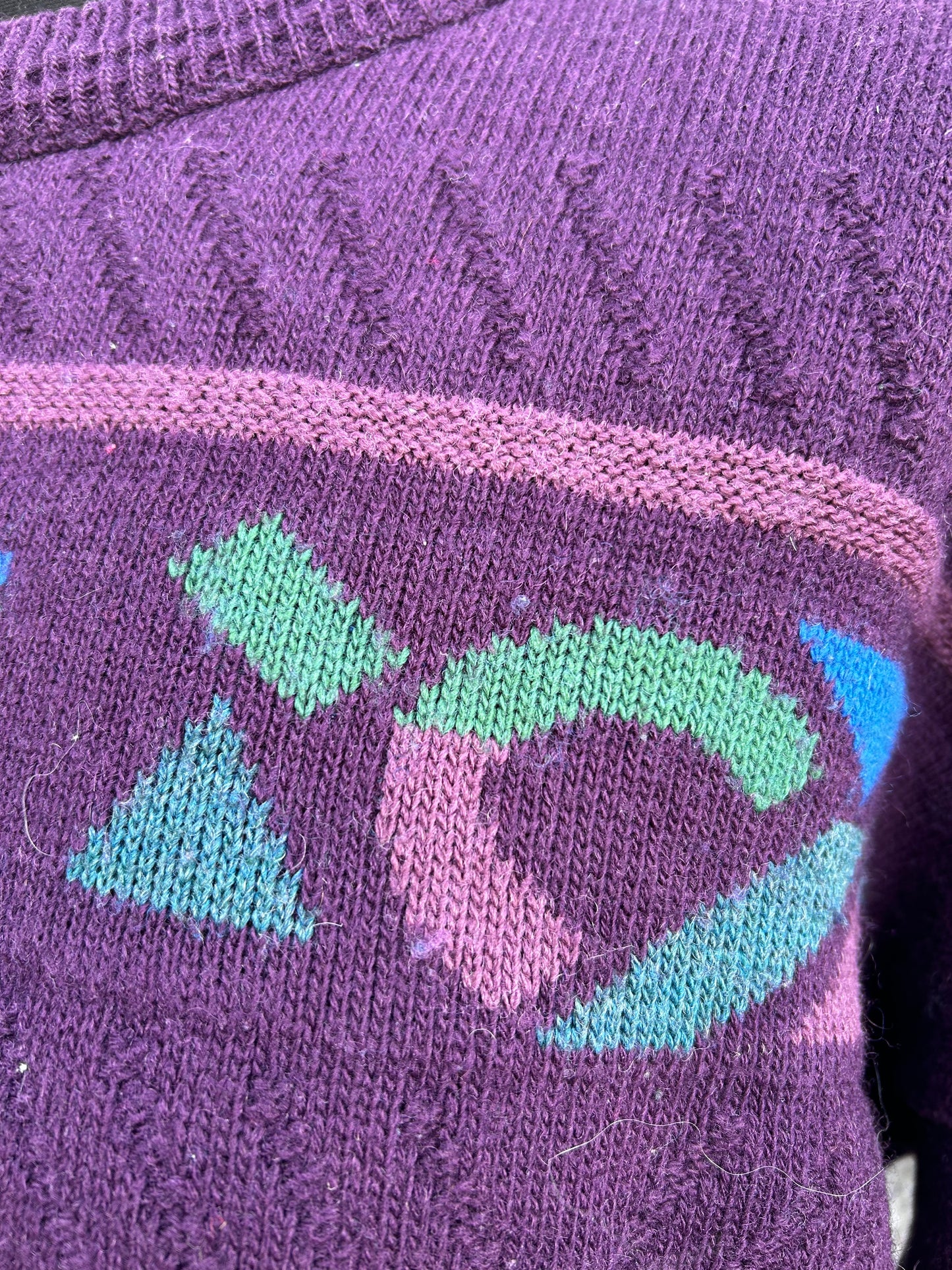 80s geometric purple jumper Medium