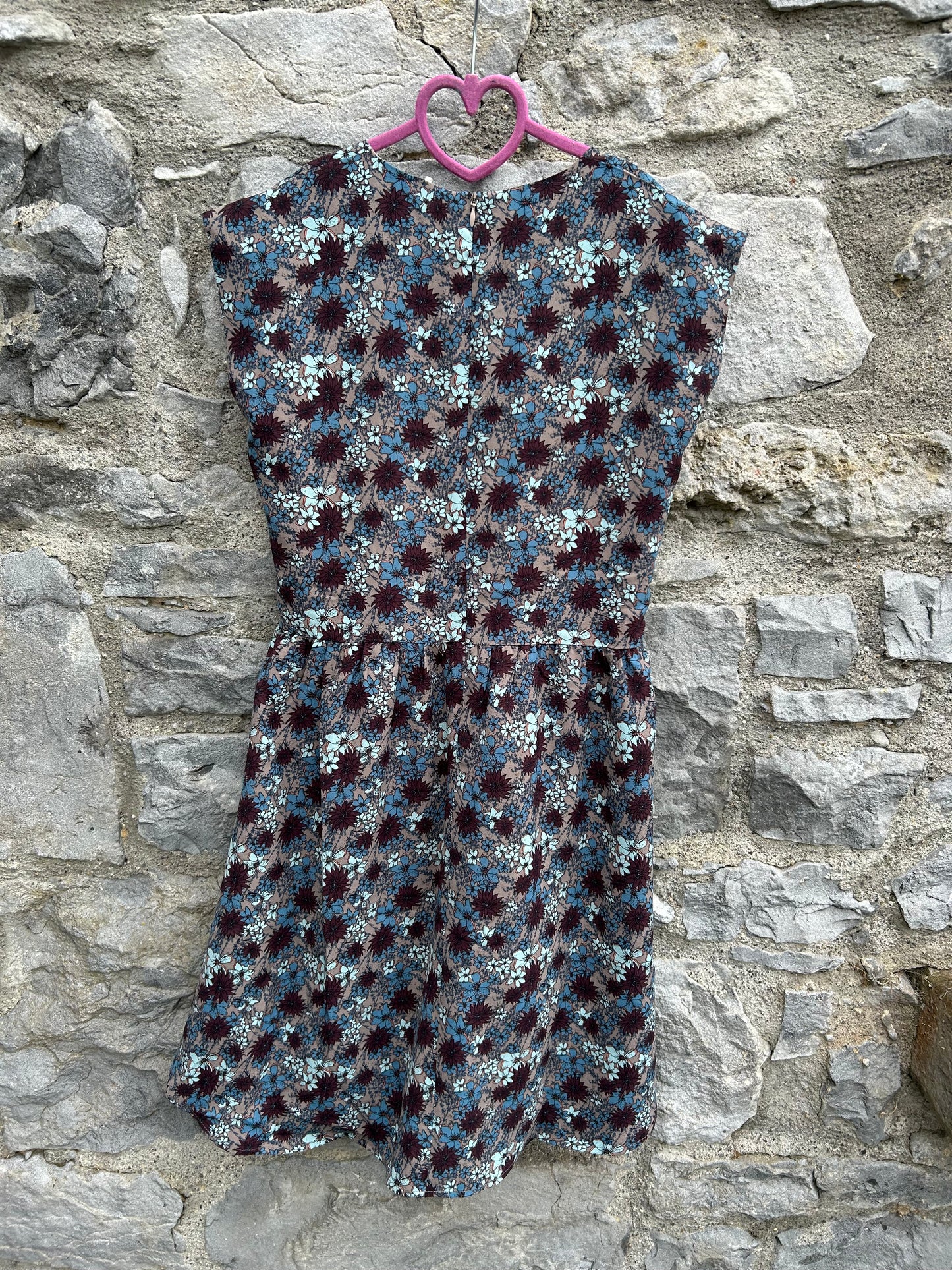 Blue flowers brown dress  11-12y (146-152cm)