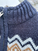 Load image into Gallery viewer, Geometric grey&amp; navy jumper  5-6y (110-116cm)
