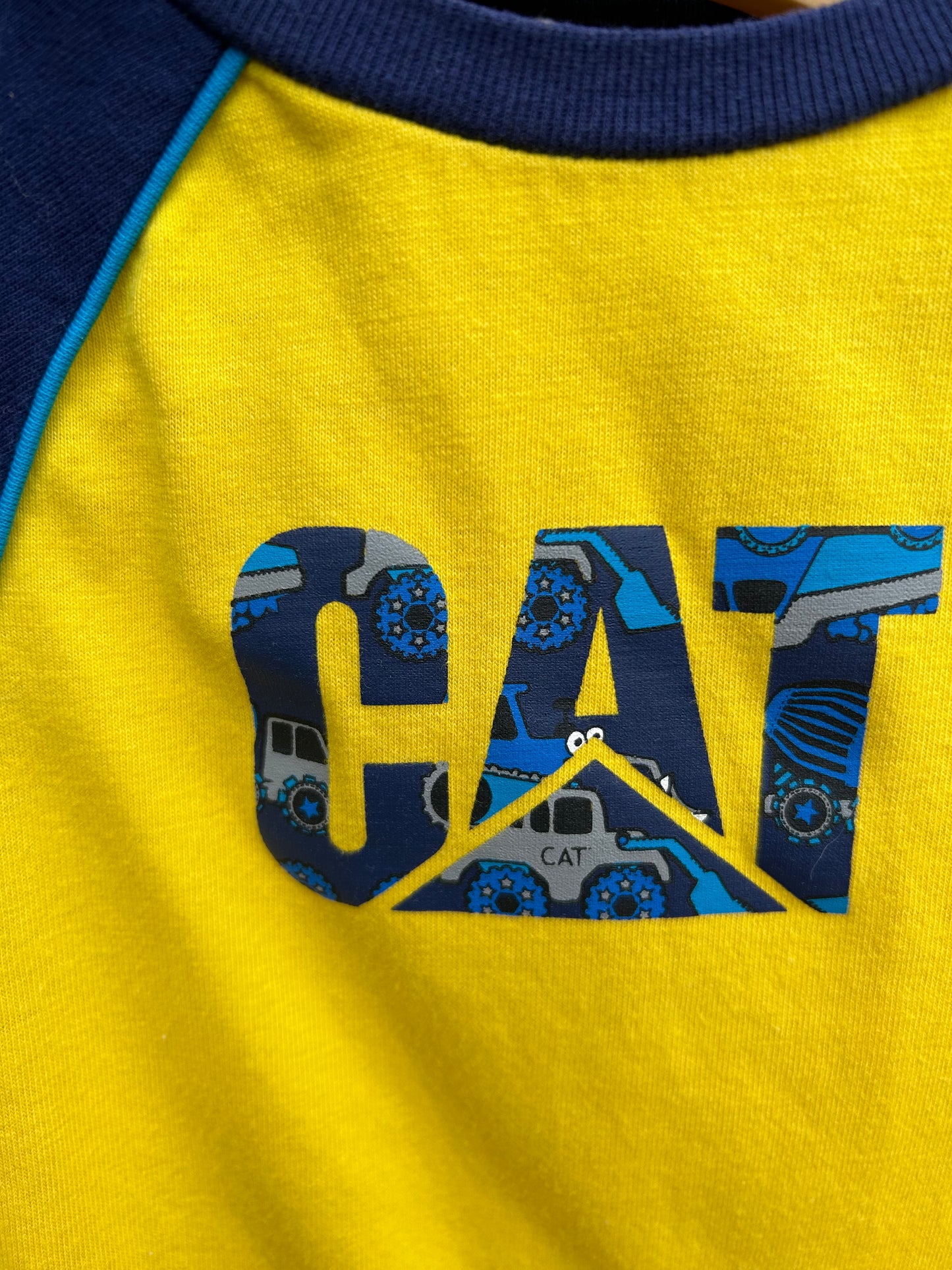 CAT yellow raglan vest 6-9m (68-74cm)