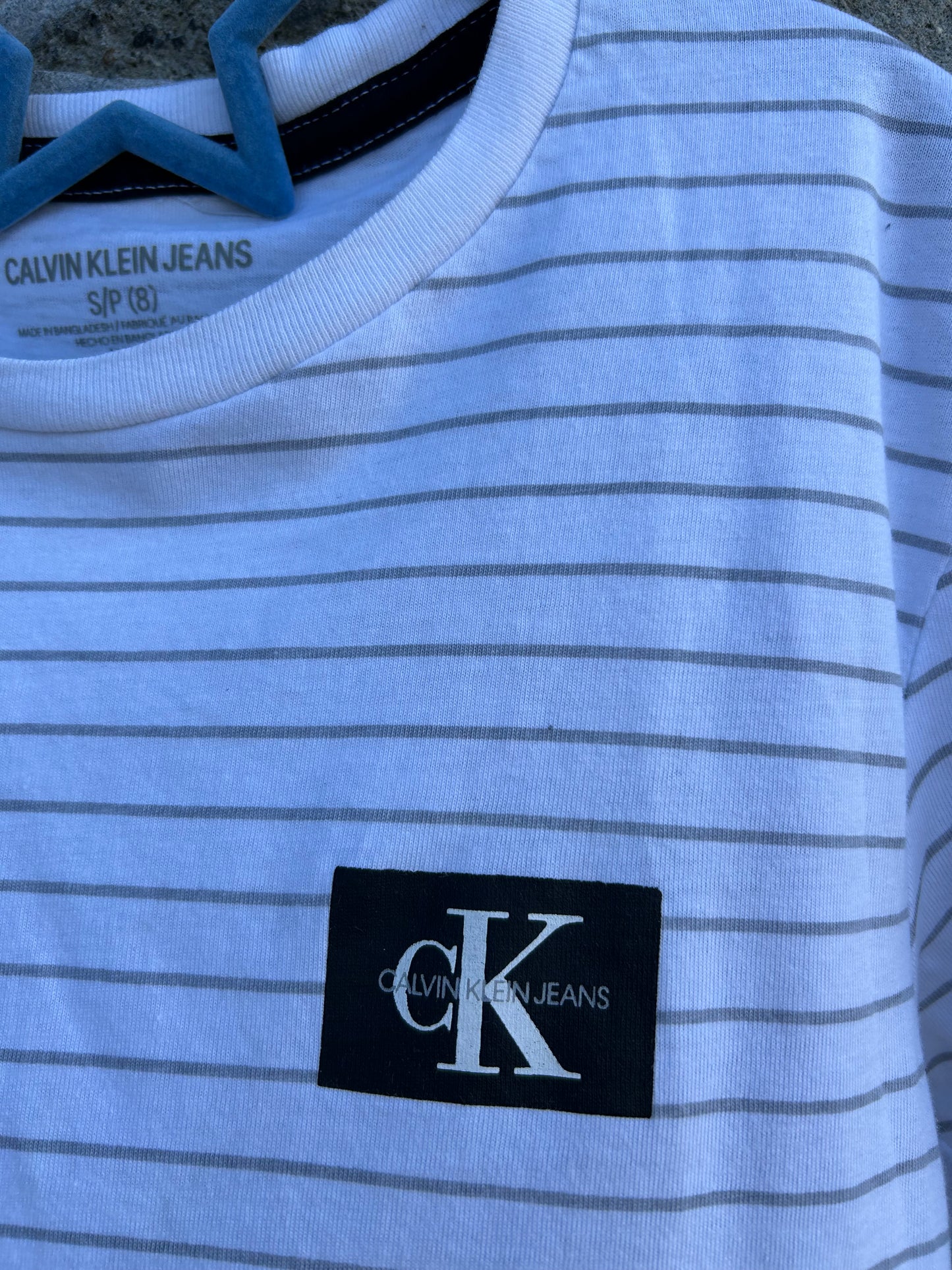 CK stripy T-shirt  8y (128cm)