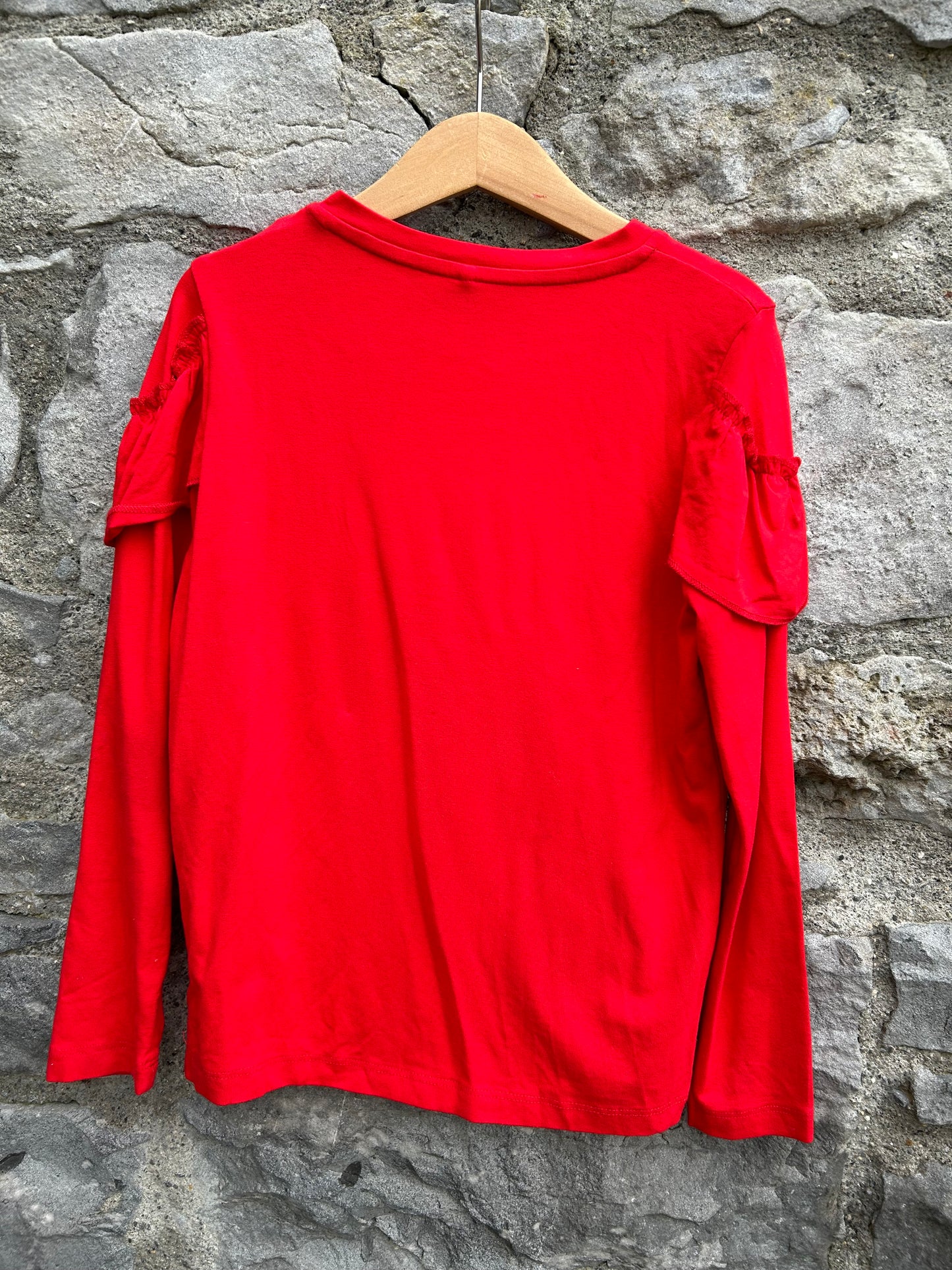 Red top with ruffle  7-8y (122-128cm)