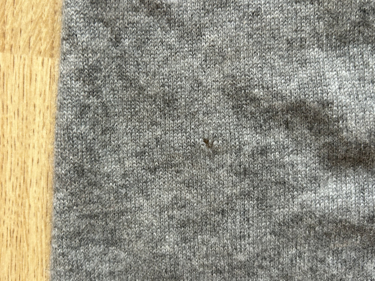 Grey cashmere scarf