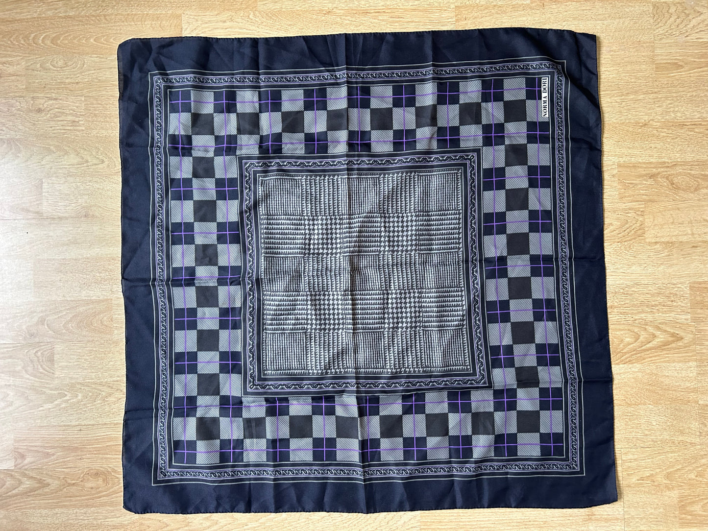 Squary checked scarf