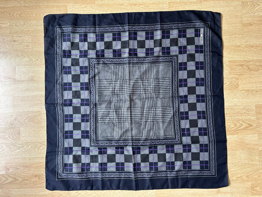 Squary checked scarf