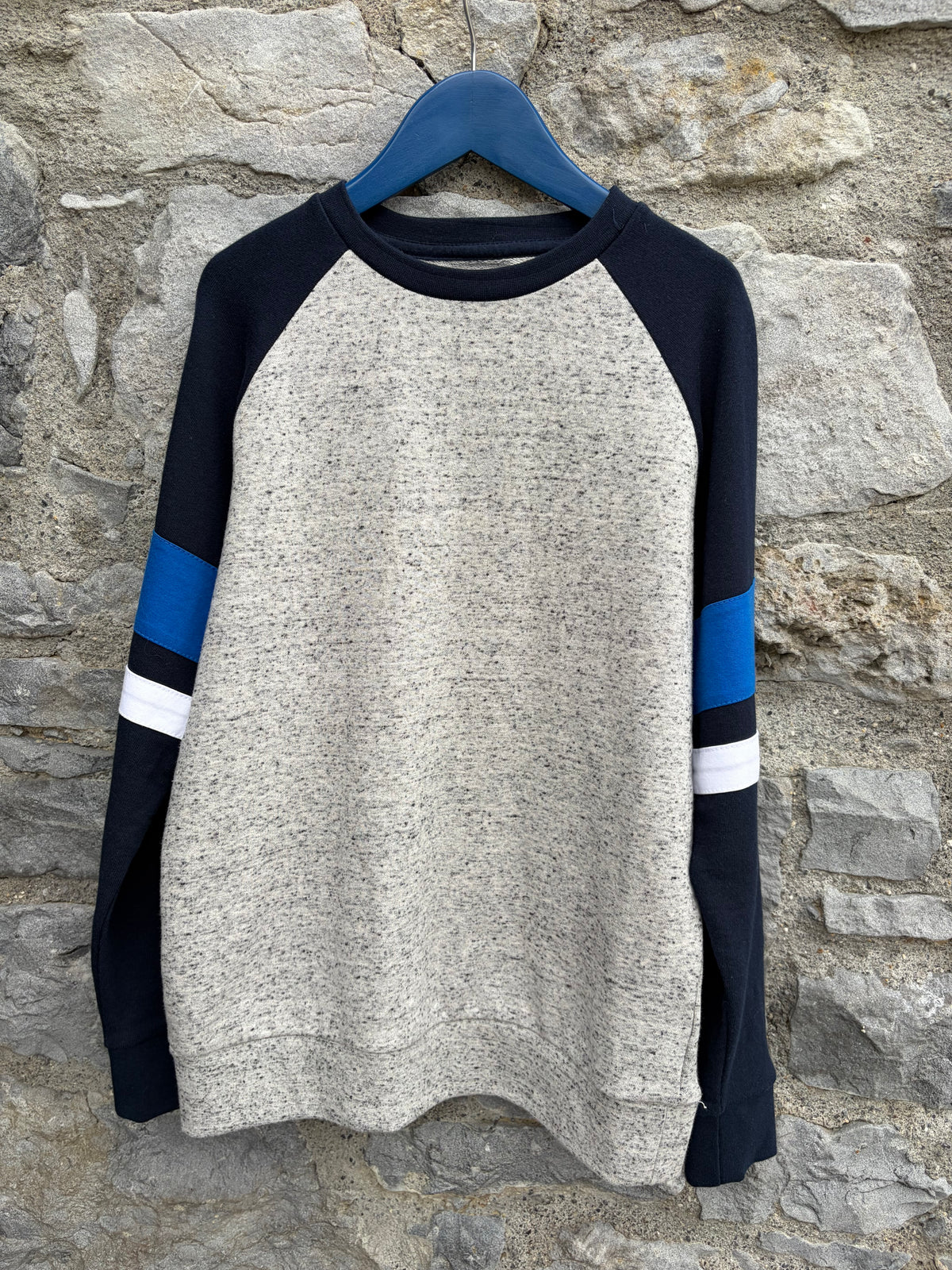Grey raglan sweatshirt  11y (146cm)