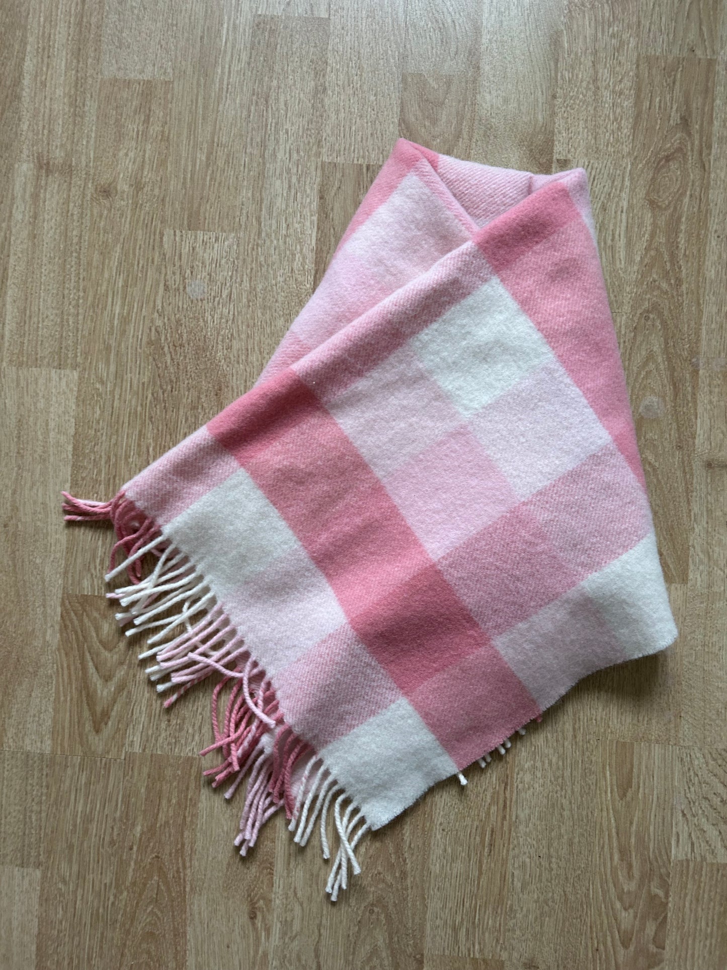 Pink&white scarf