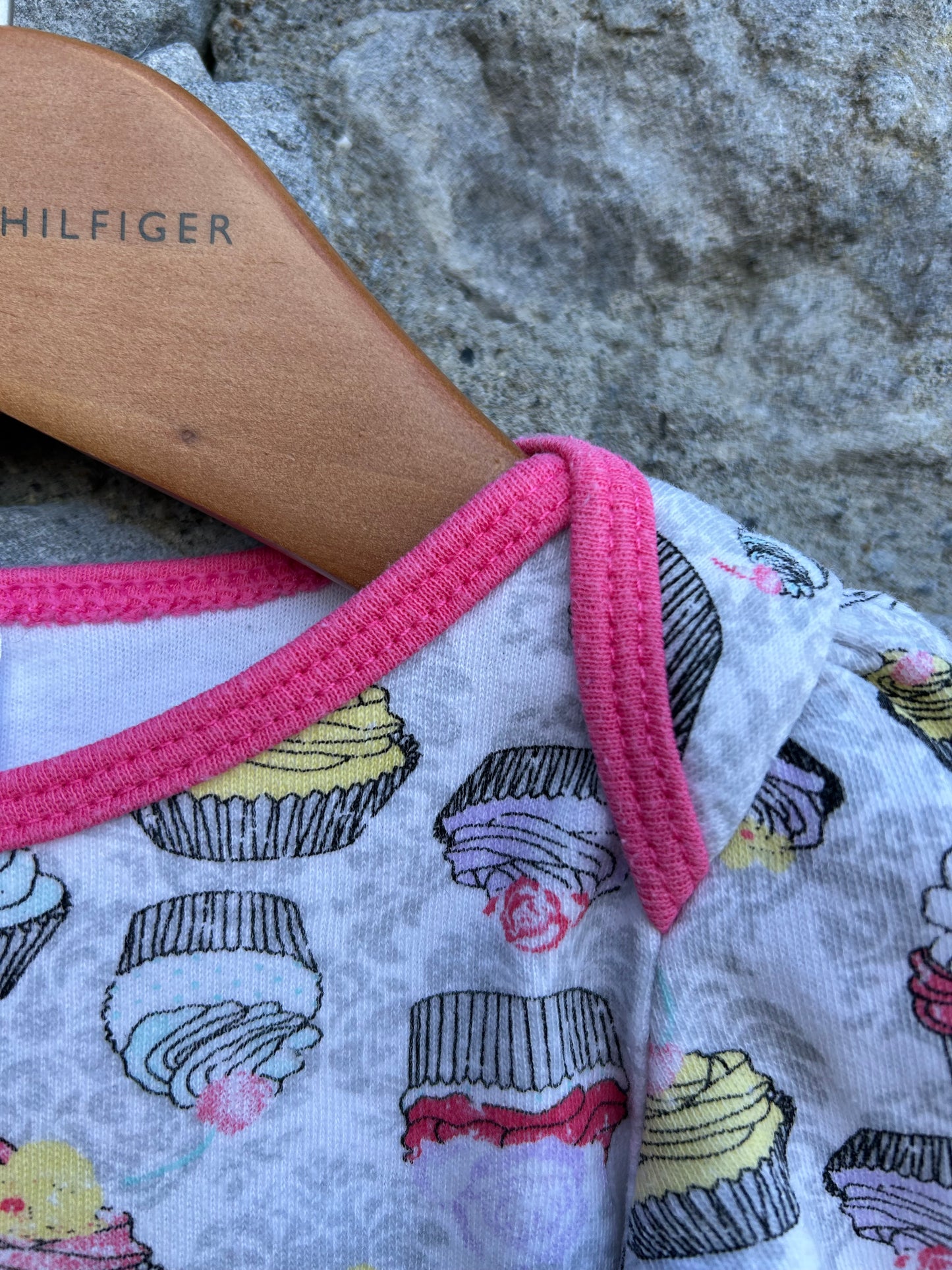 Cupcakes grey vest  0-3m (56-62cm)
