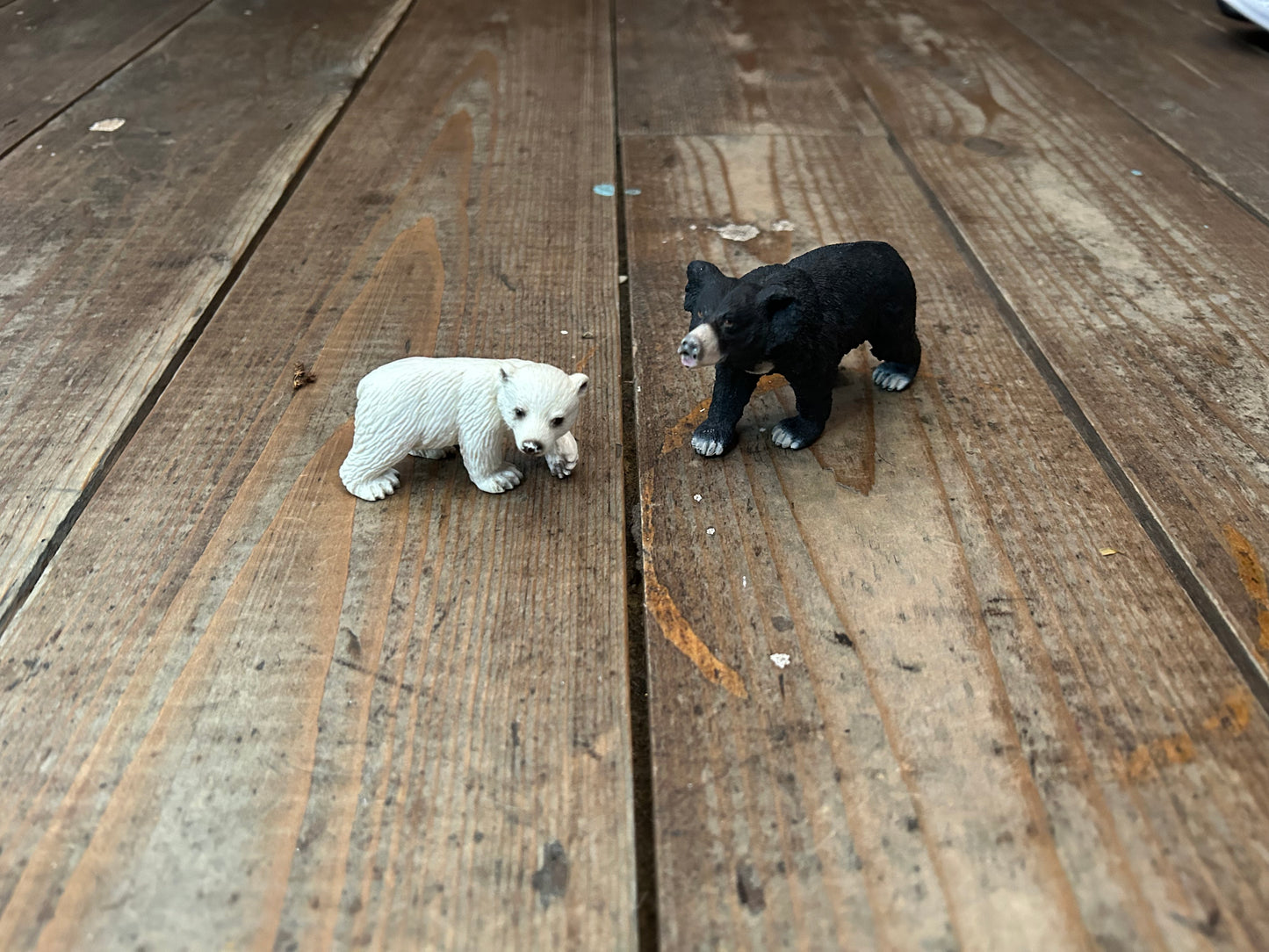 Bears figurine