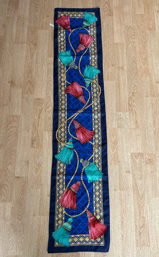 Tassels&blue scarf