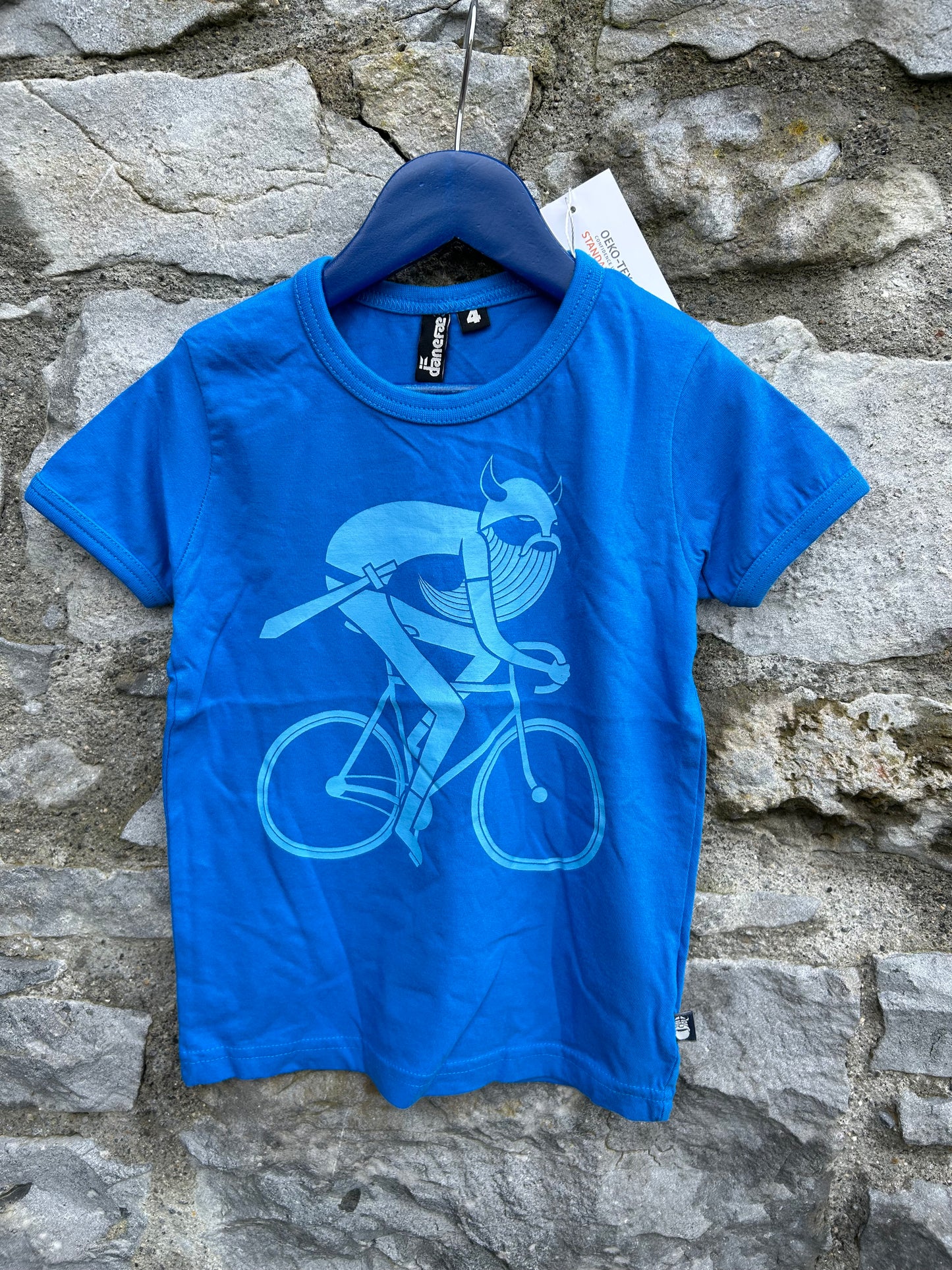 Eric on bike blue T-shirt   4-5y (104-110cm)