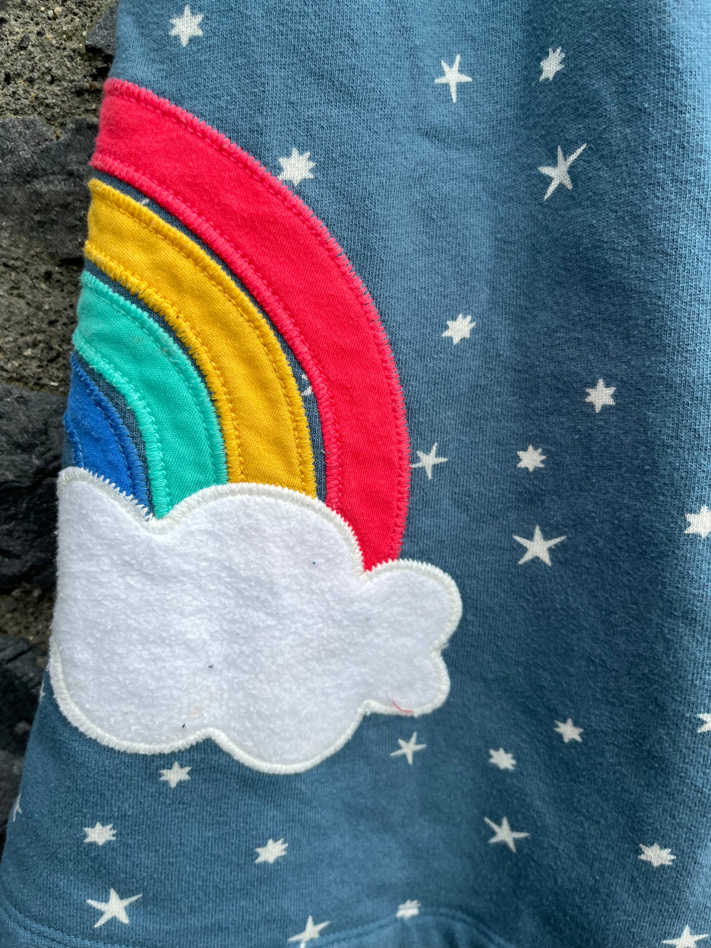 Navy sweat rainbow pinafore 3-4y (98-104cm)