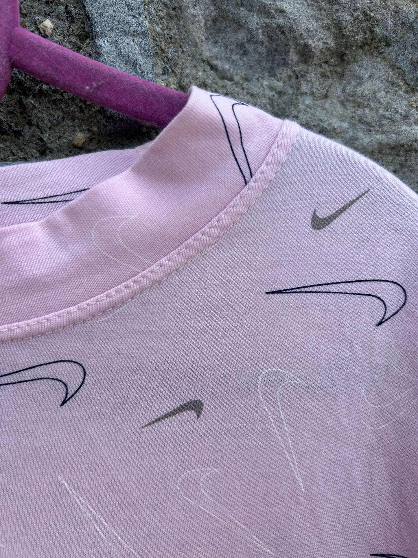 Pink logo T-shirt  8-9y (128-134cm)
