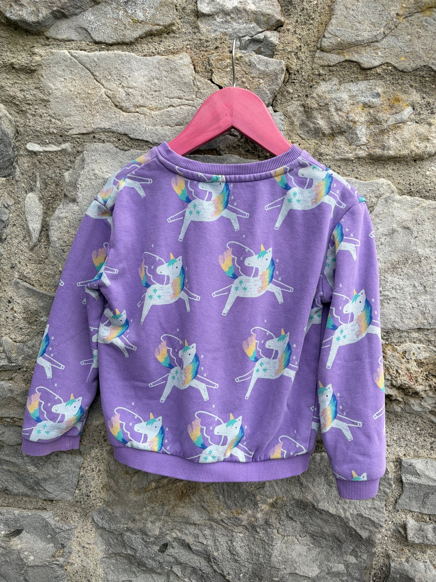 Unicorns purple sweatshirt  4y (104cm)