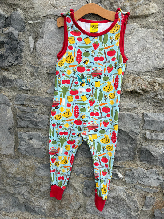 Vegetable patch dungarees  4y (104cm)
