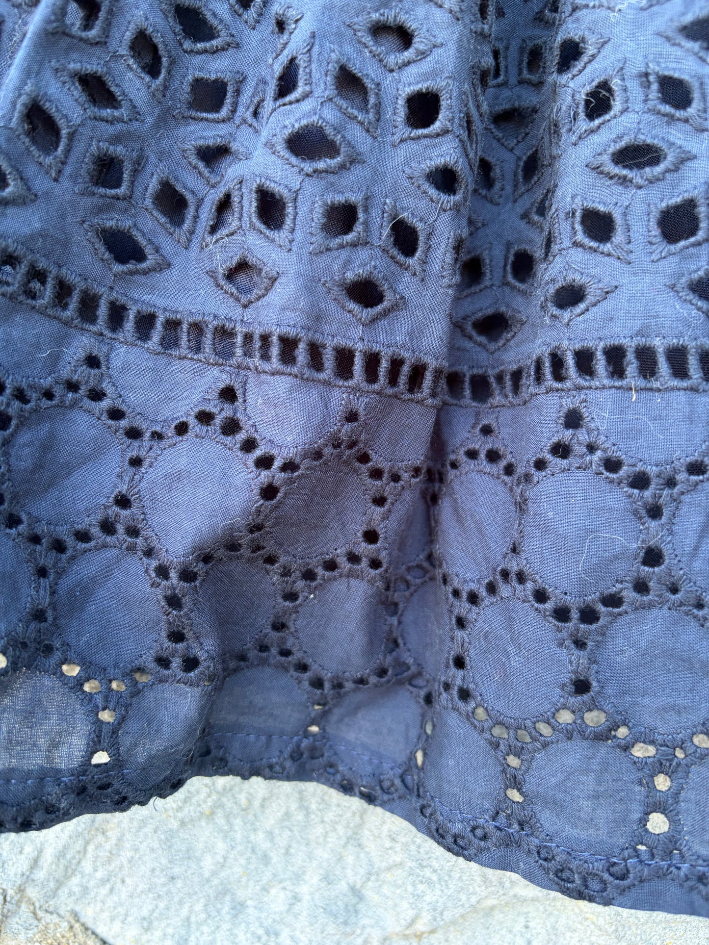 Broderie navy skirt  5-6y (110-116cm)