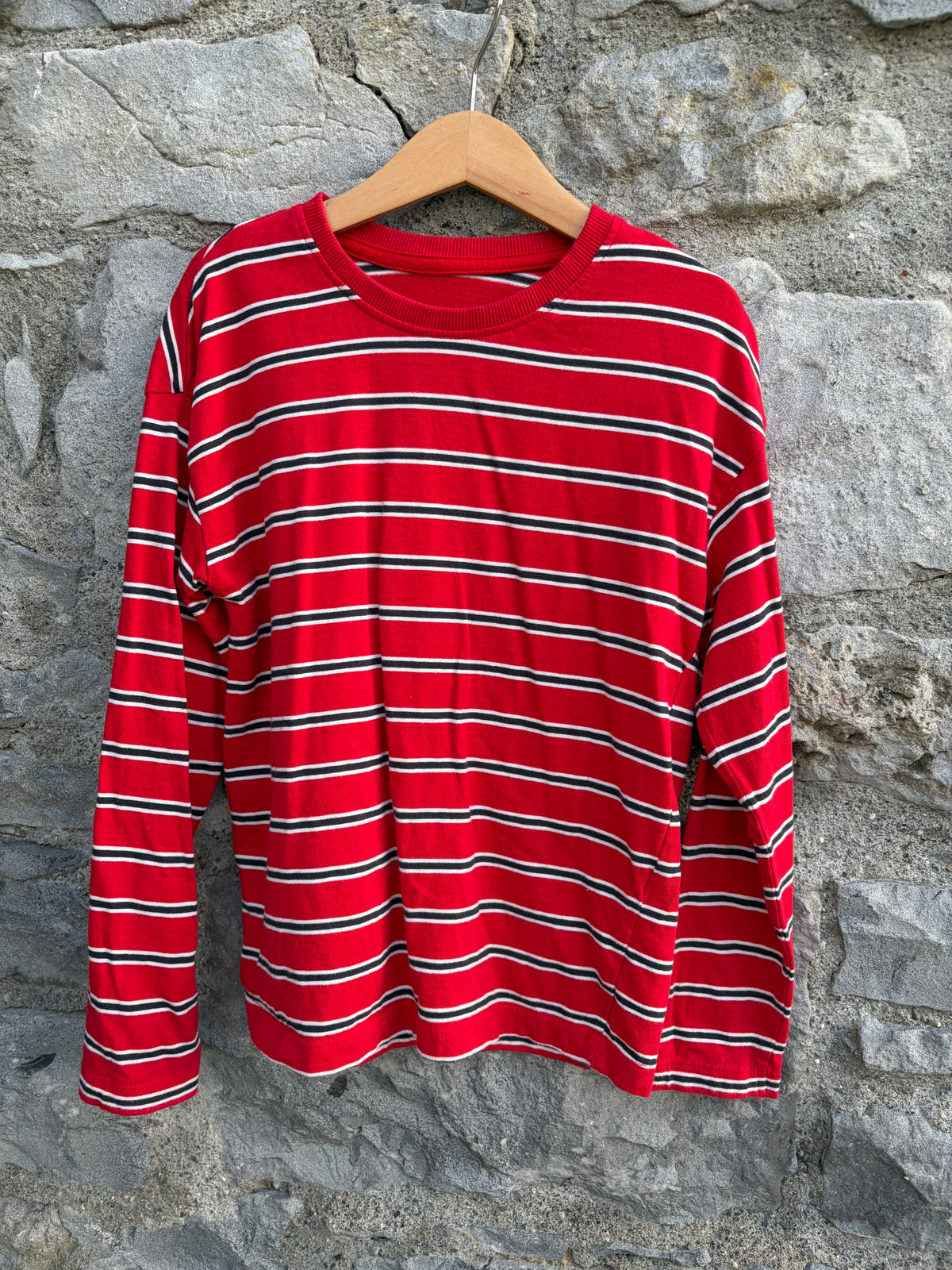 Red stripy top  7-8y (122-128cm)