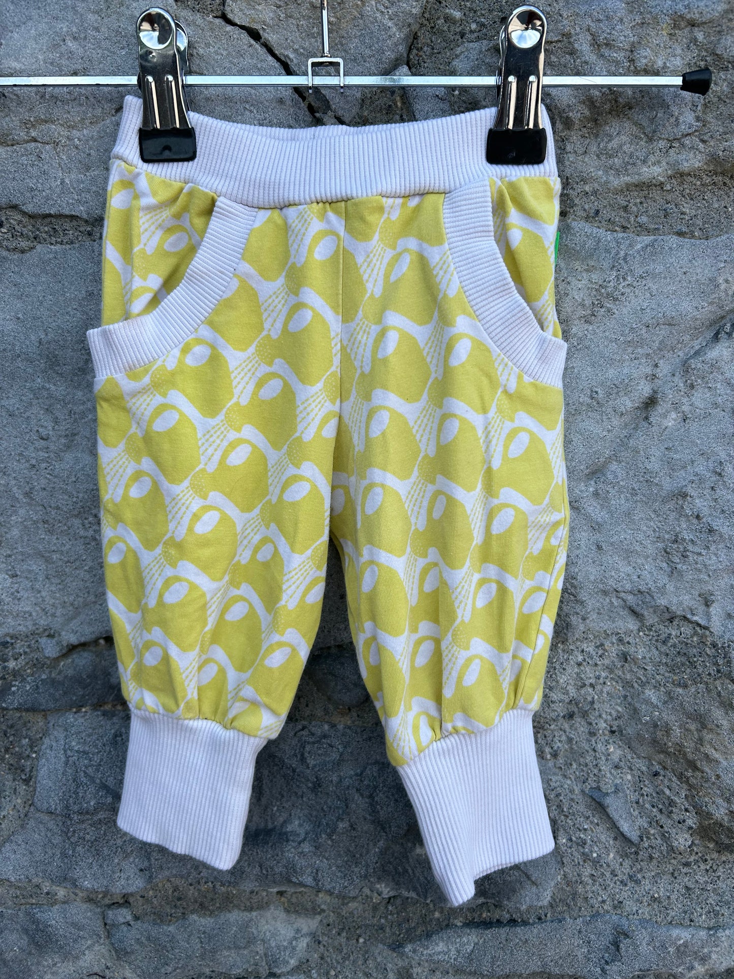 Yellow fish pants  0-3m (56-62cm)