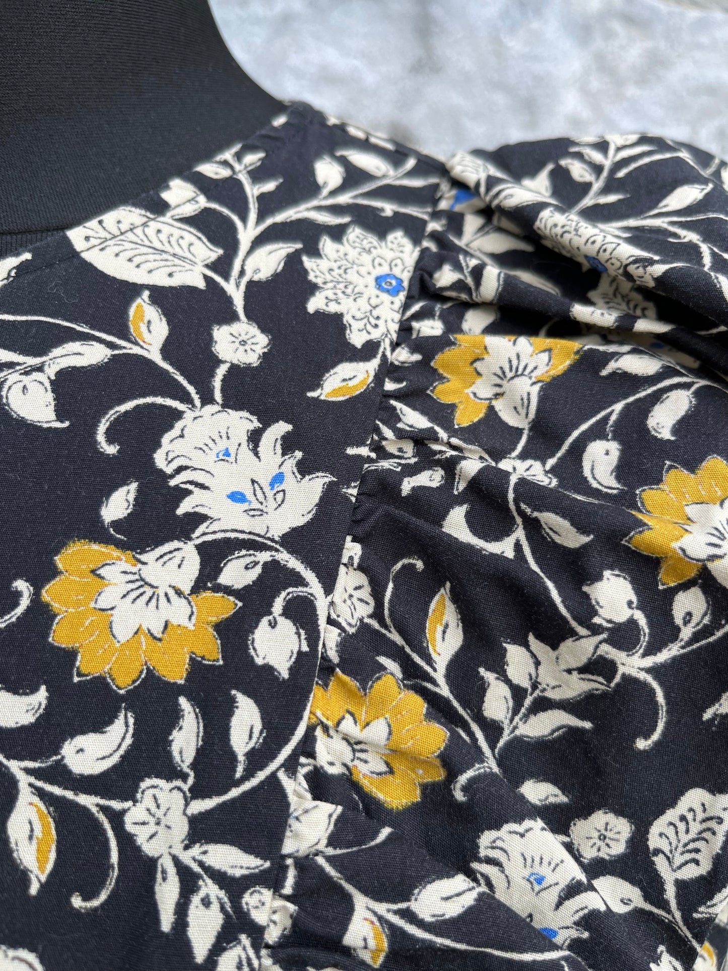 Floral black blouse uk 6-8