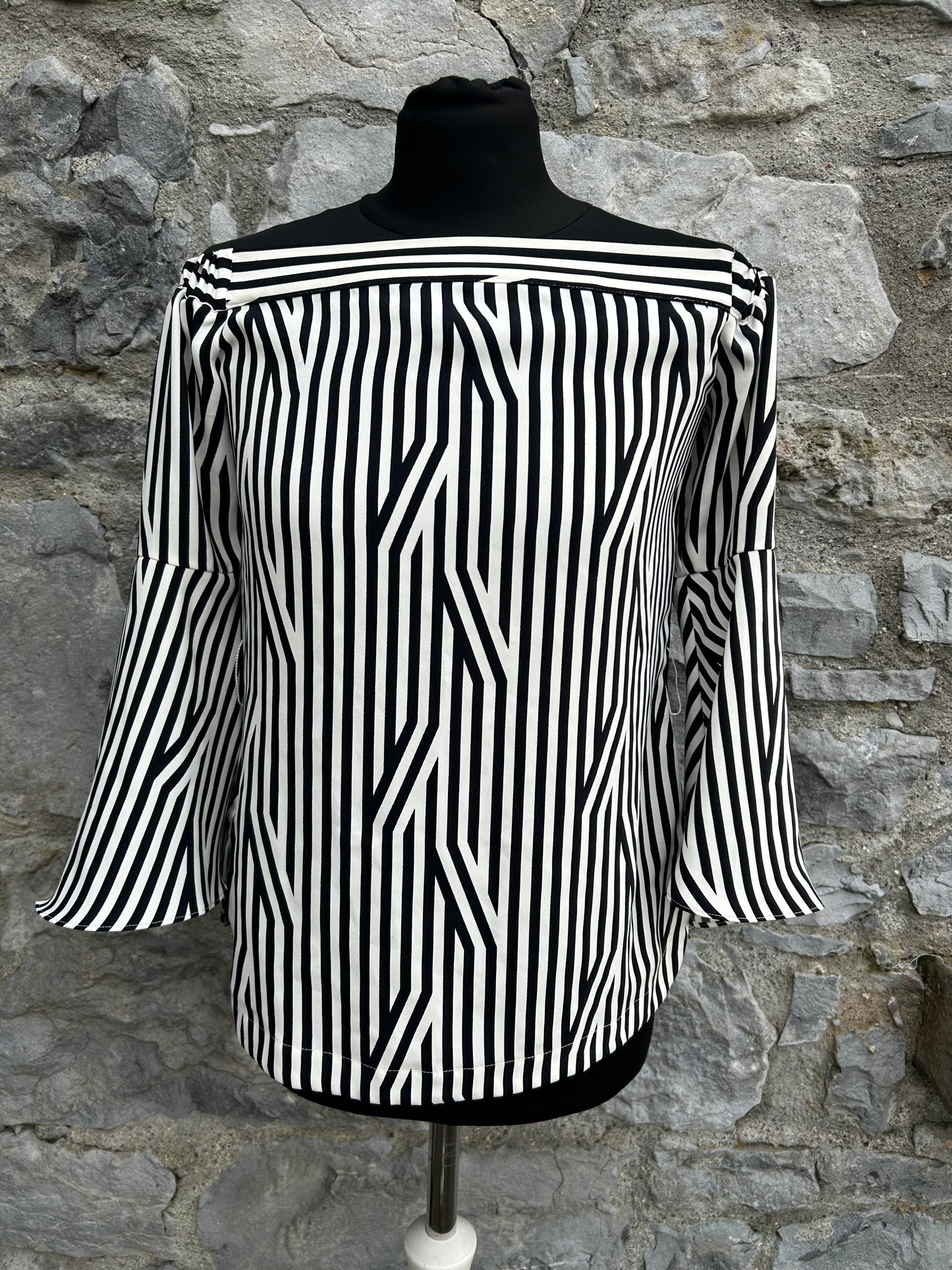 Black&white stripy top uk 6-8