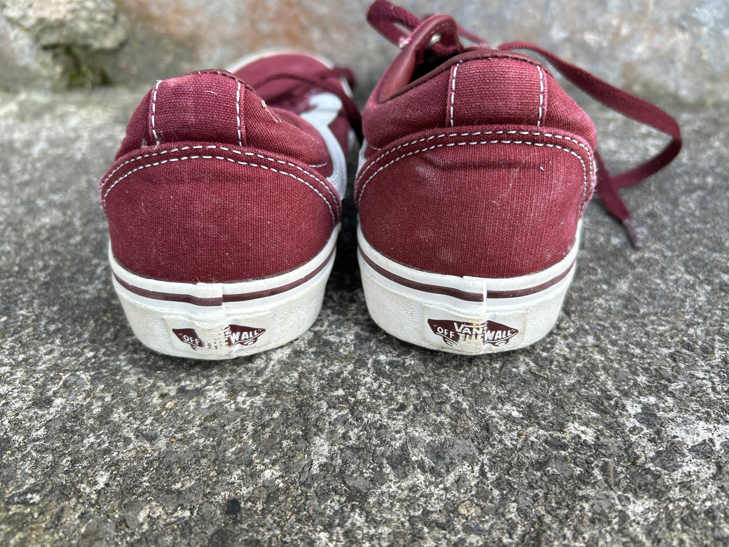 Maroon trainers  uk 2.5 (eu 35)