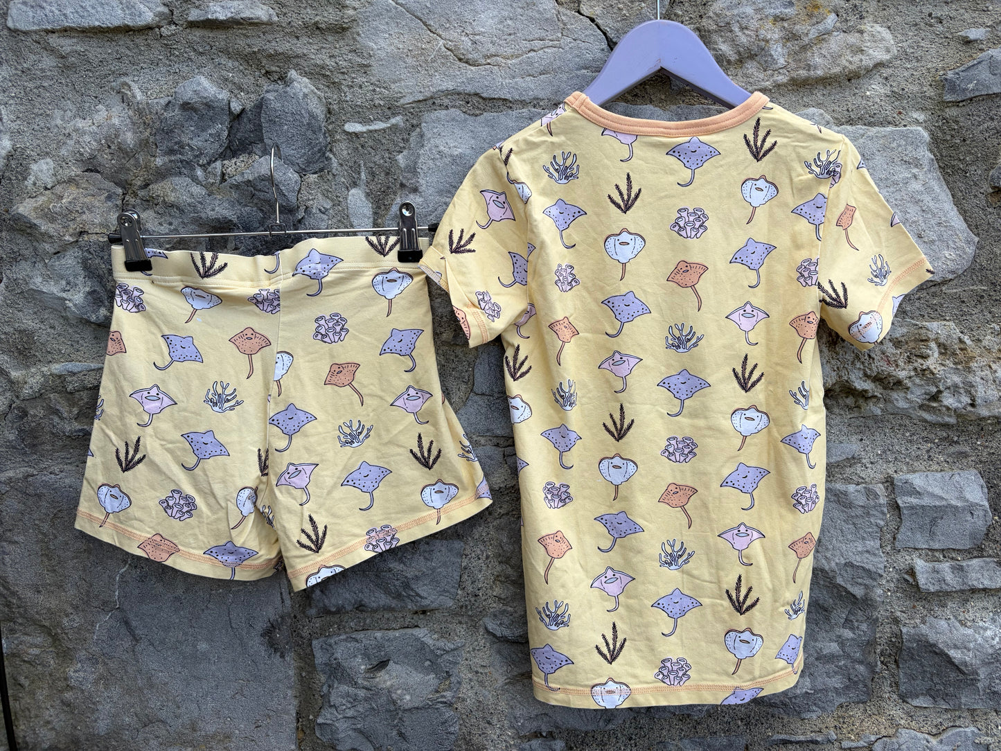 Yellow Salty Stingray pjs  9-10y (134-140cm)