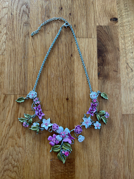Floral necklace
