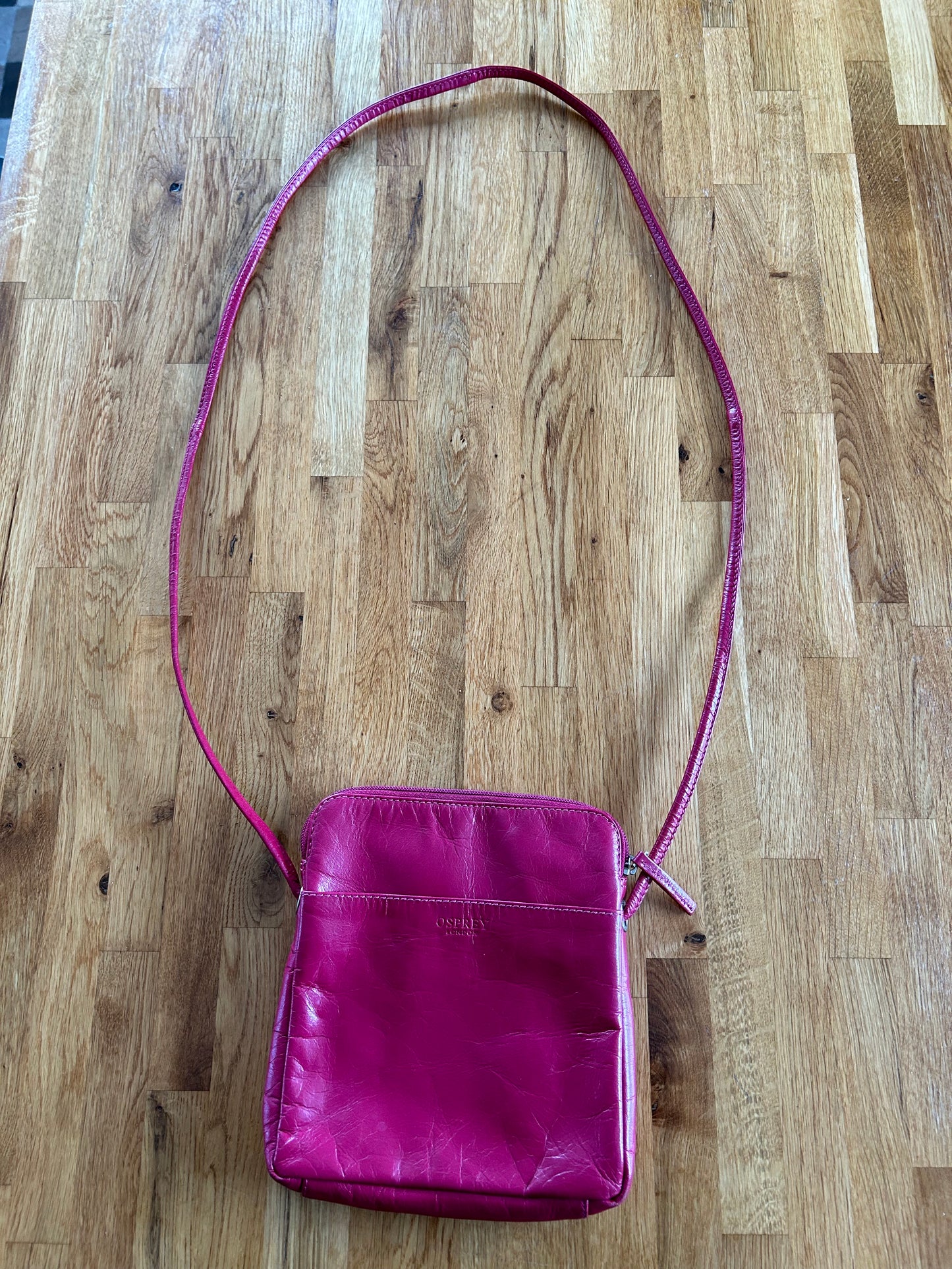 Crossbody fuchsia bag