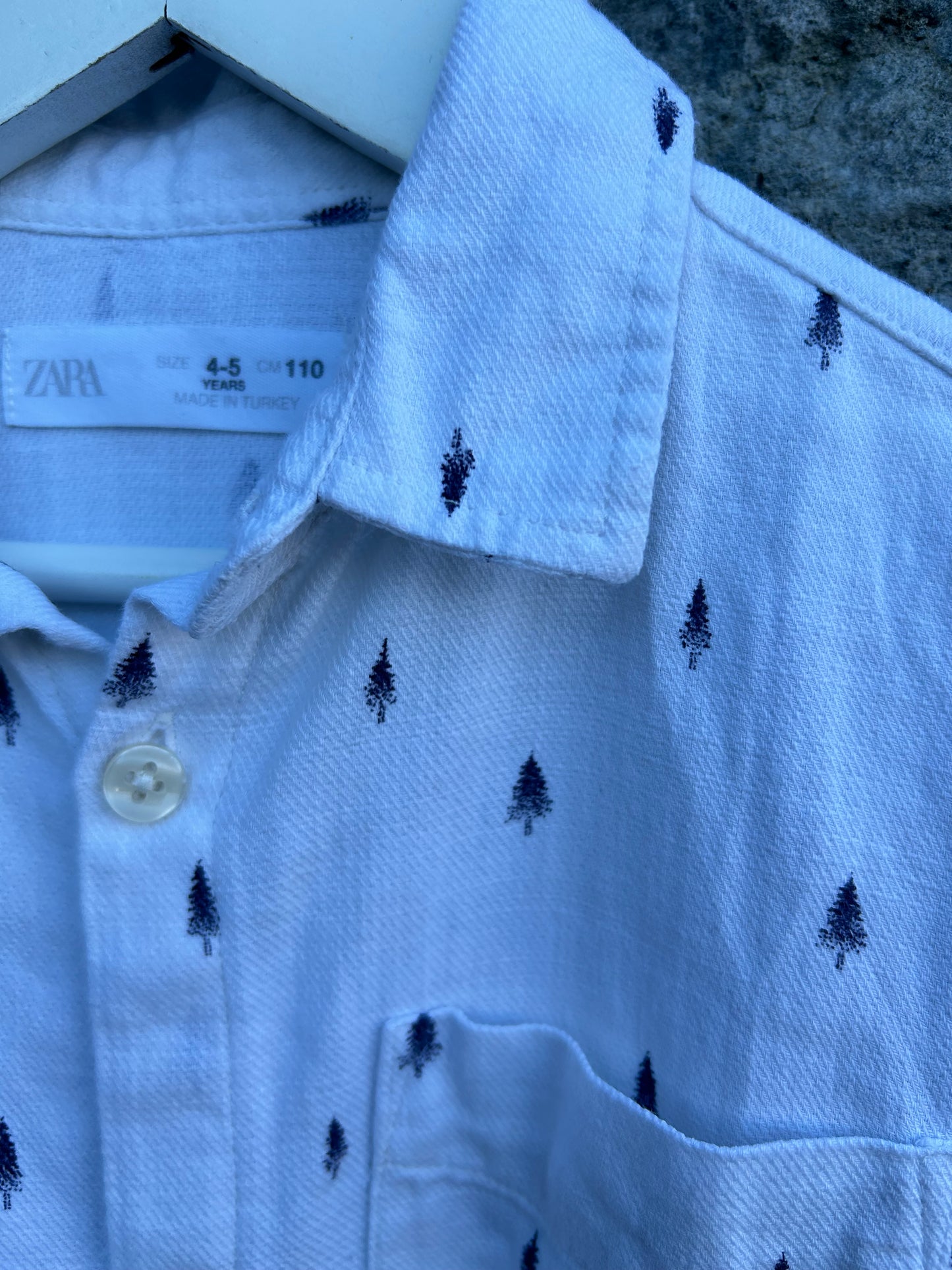 Pine trees white shirt  4-5y (104-110cm)