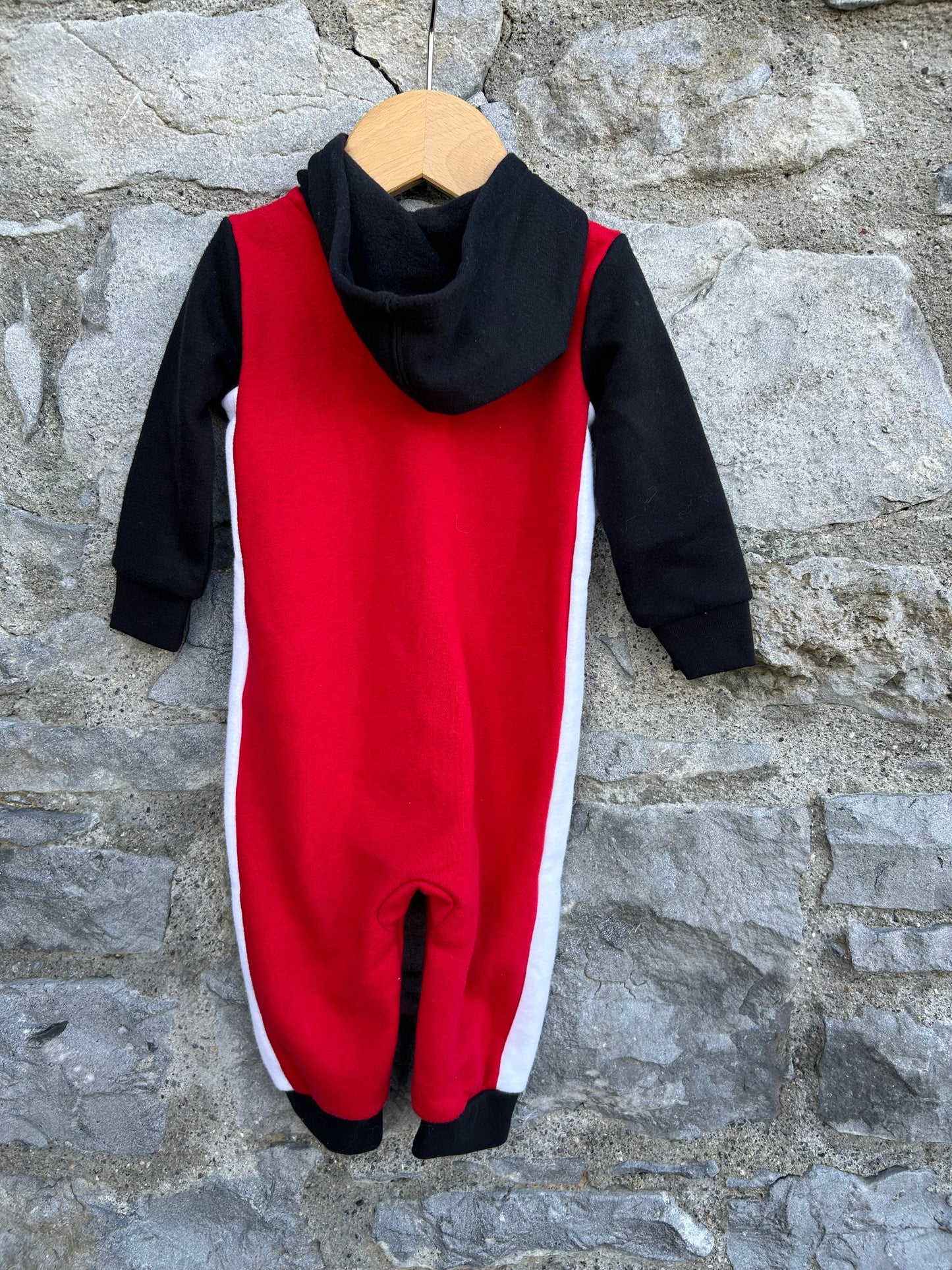 Red&black hooded onesie 6-9m (68-74cm)