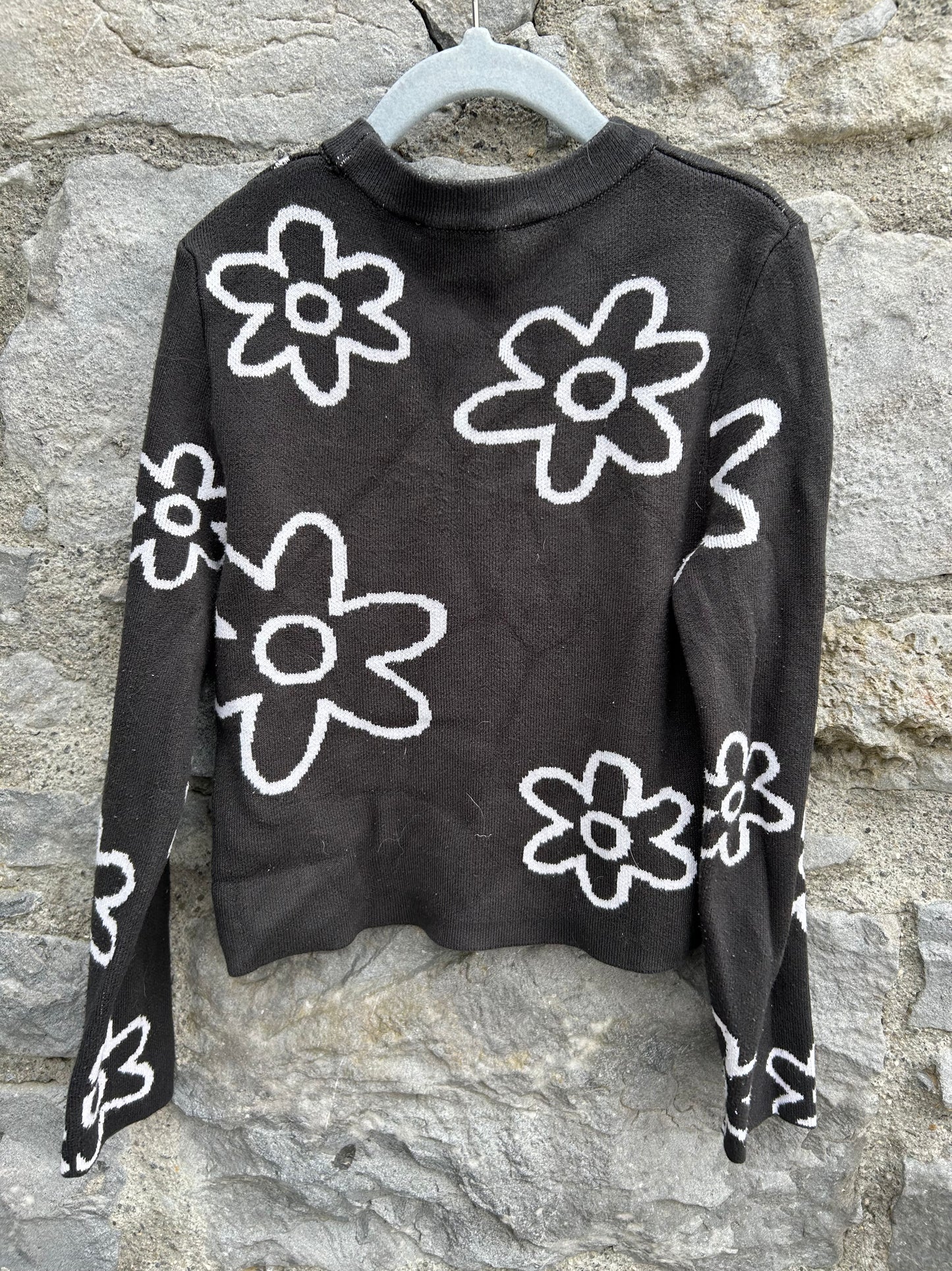 Big flowers cropped black jumper  9-10y (134-140cm)