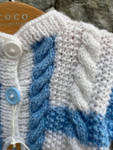 Load image into Gallery viewer, Blue&amp;white cardigan  6-9m (68-74cm)
