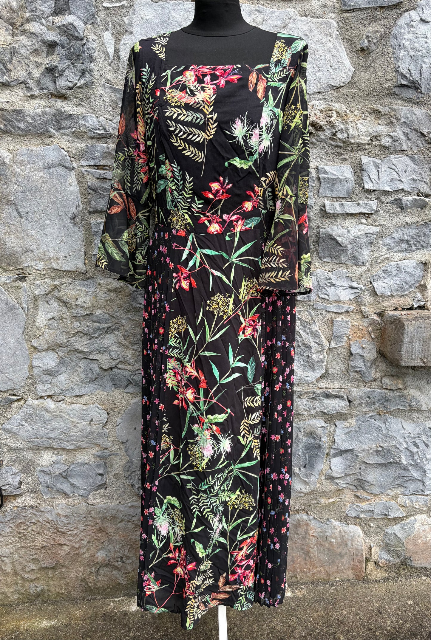 Black floral maxi dress uk 10