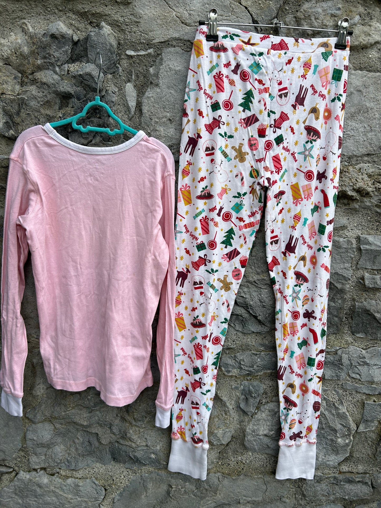 Reindeer pink pjs  11-12y (146-152cm)