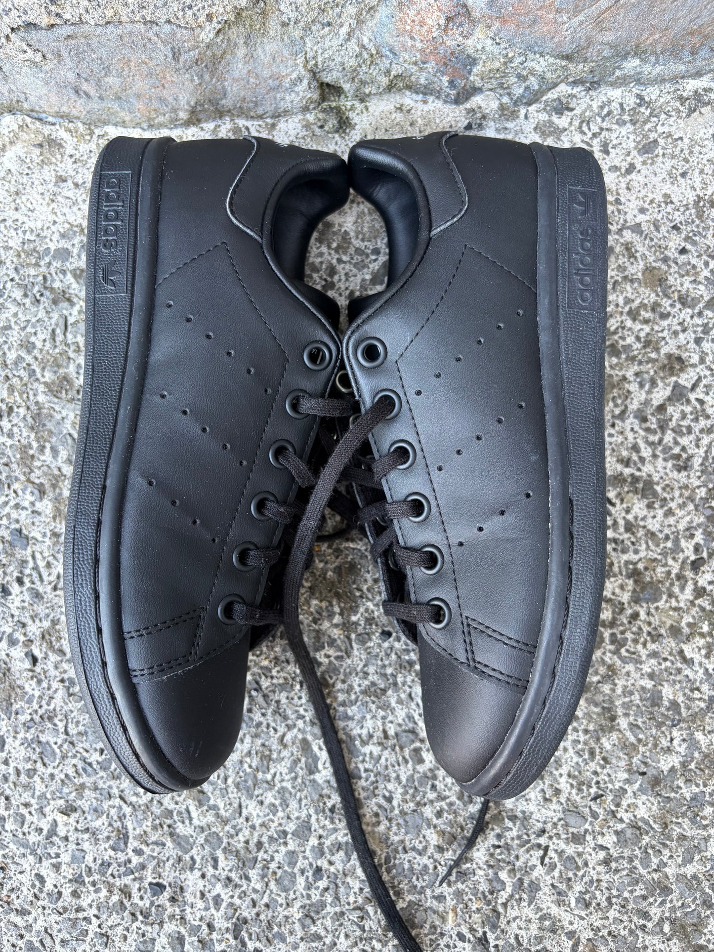 Stan Smith core black shoes  uk 3 (eu 35.5)