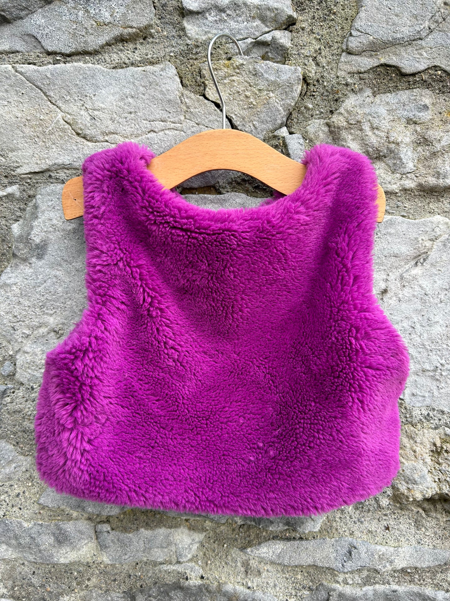 Purple furry waistcoat  3-4y (98-104cm)