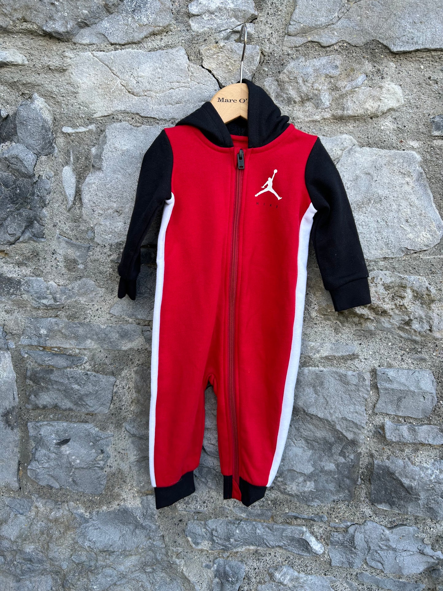 Red&black hooded onesie 6-9m (68-74cm)