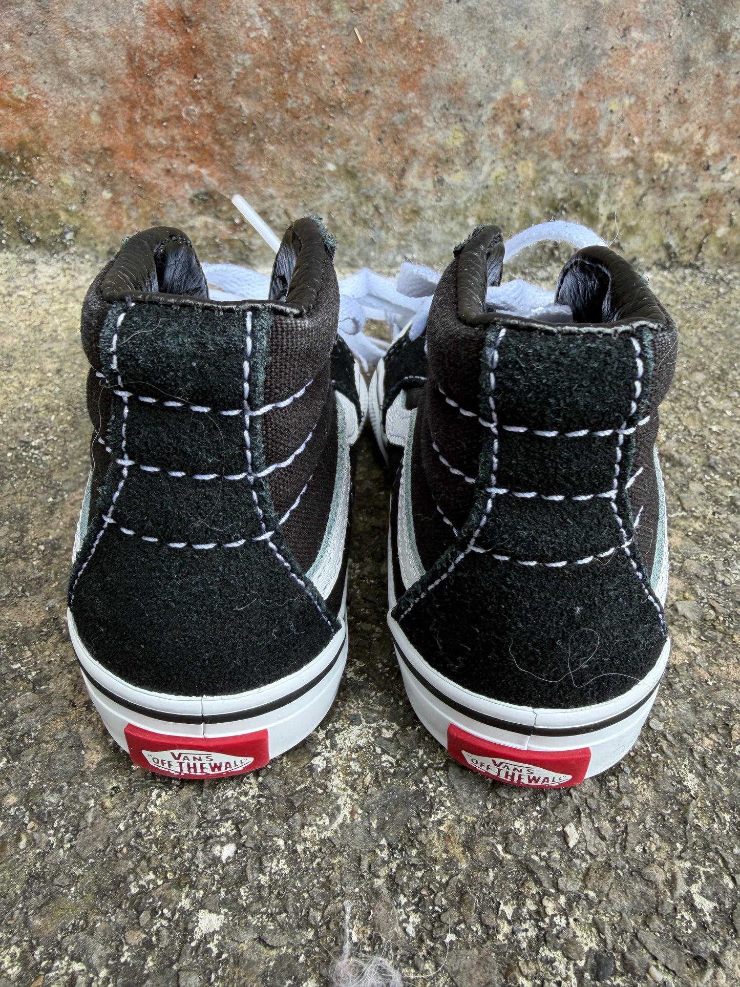 Black hi tops trainers  uk 5 (eu 21.5)