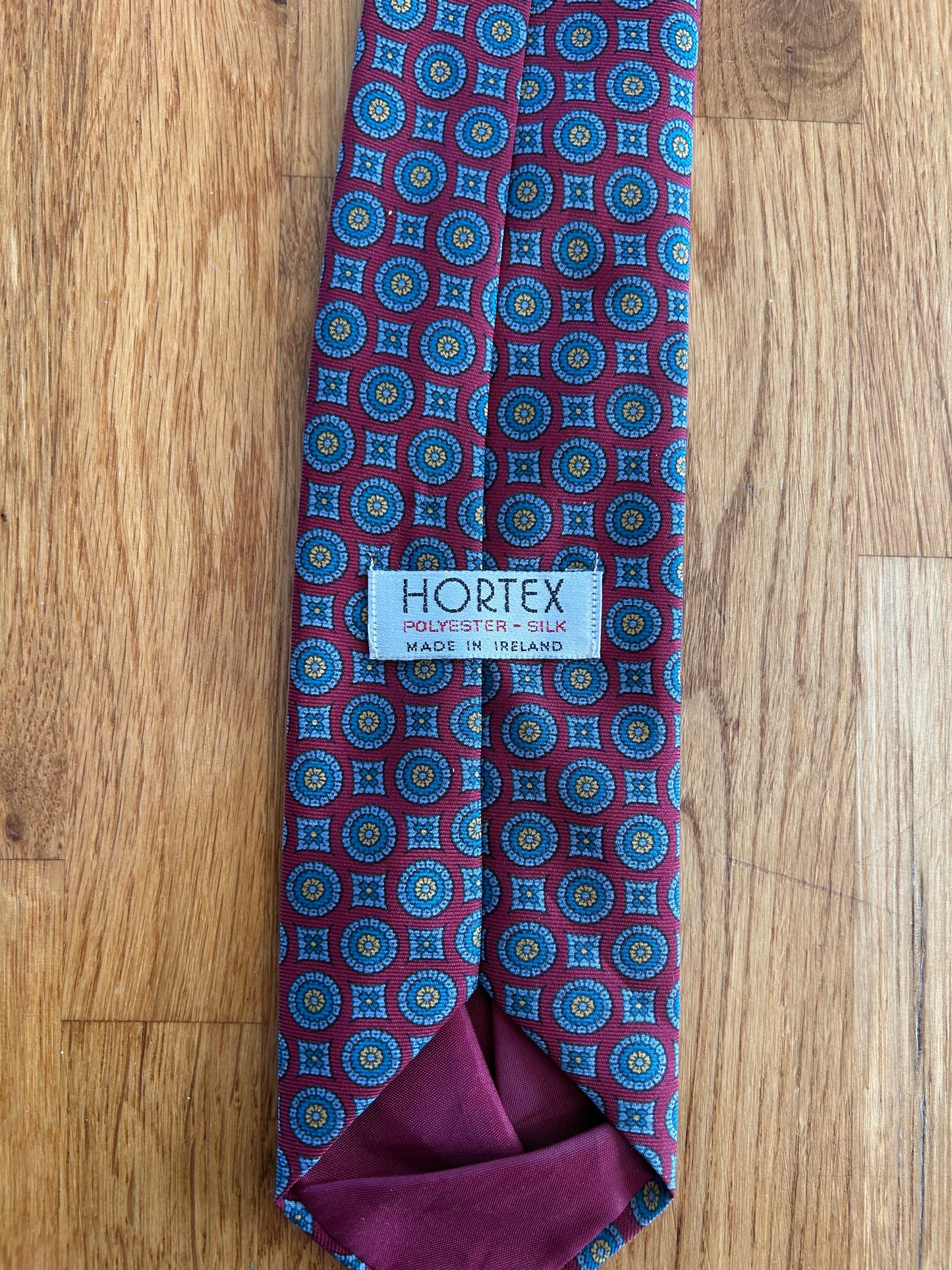 Marron&navy tie