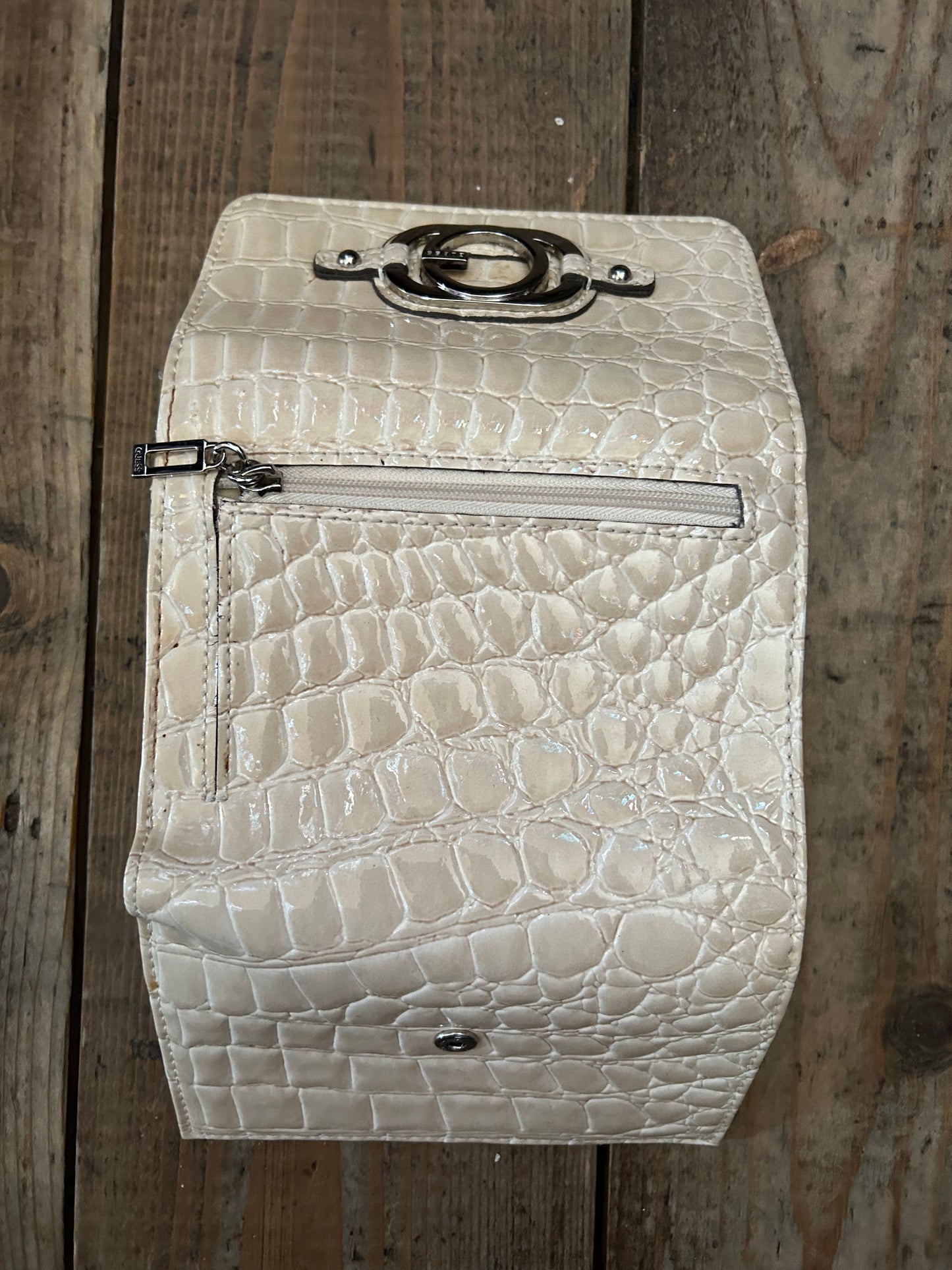 Guess ivory wallet