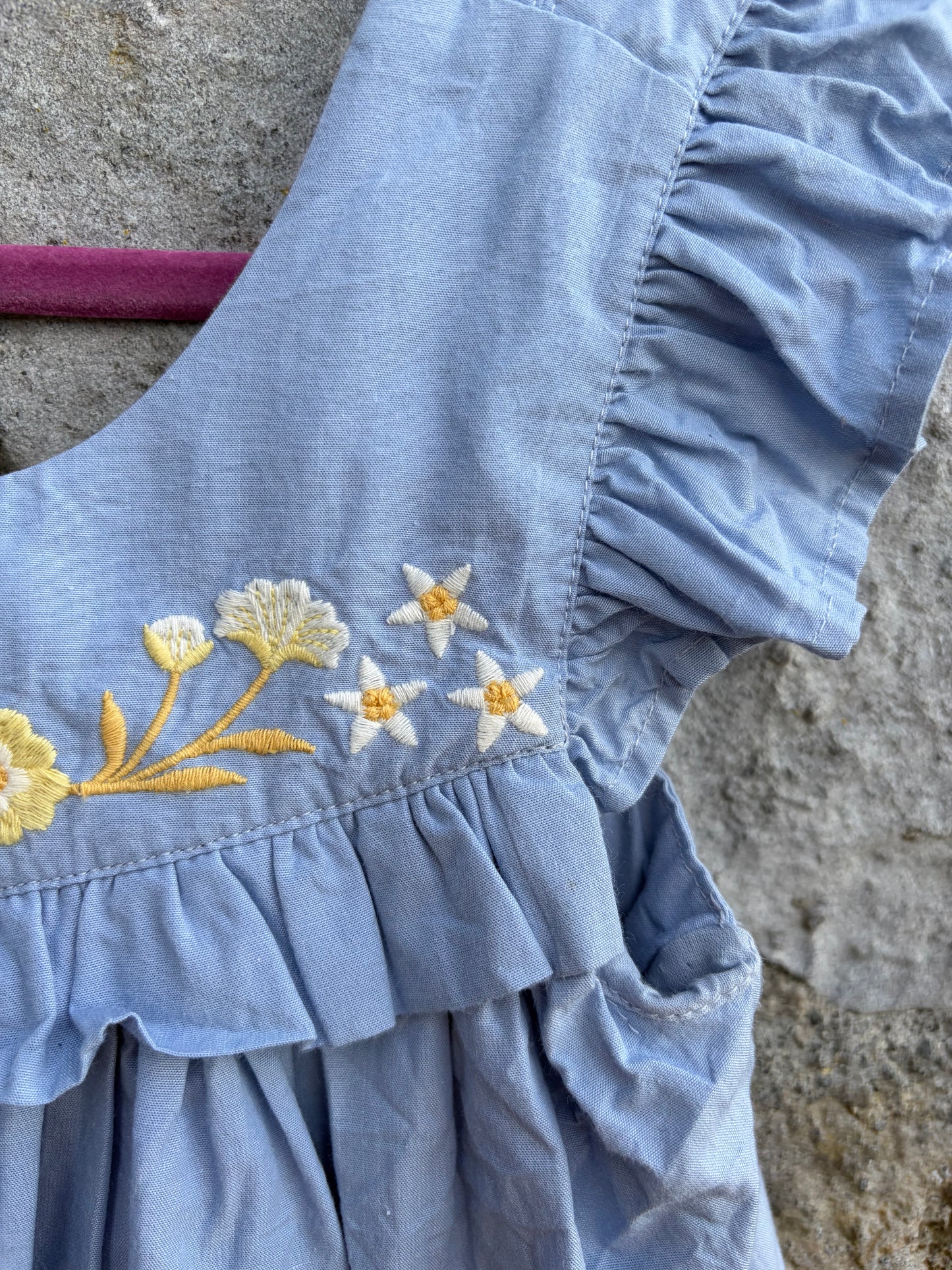 Blue embroidered pinafore  4-5y (104-110cm)