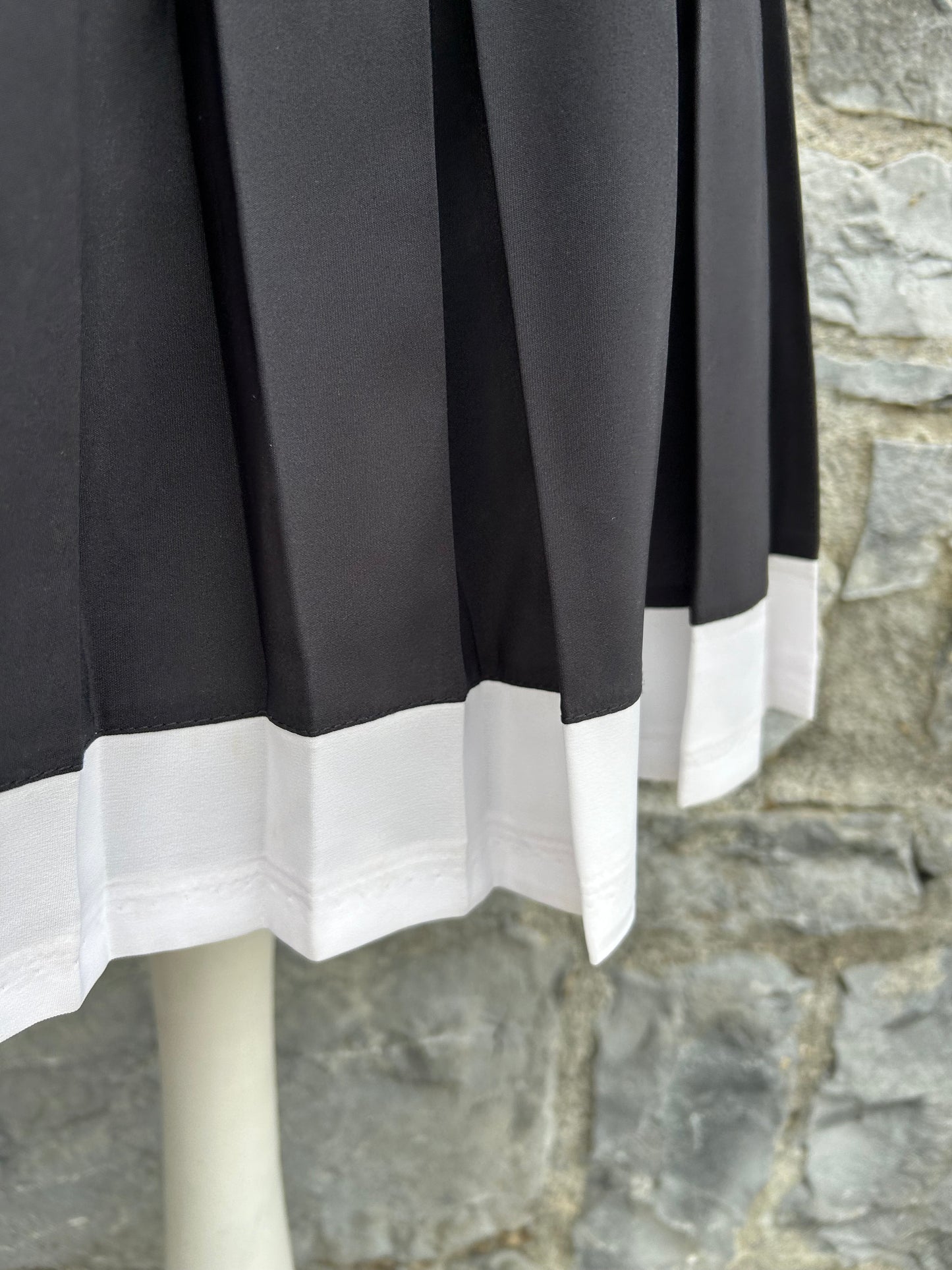 90s Black&white pleated skirt uk 6-8